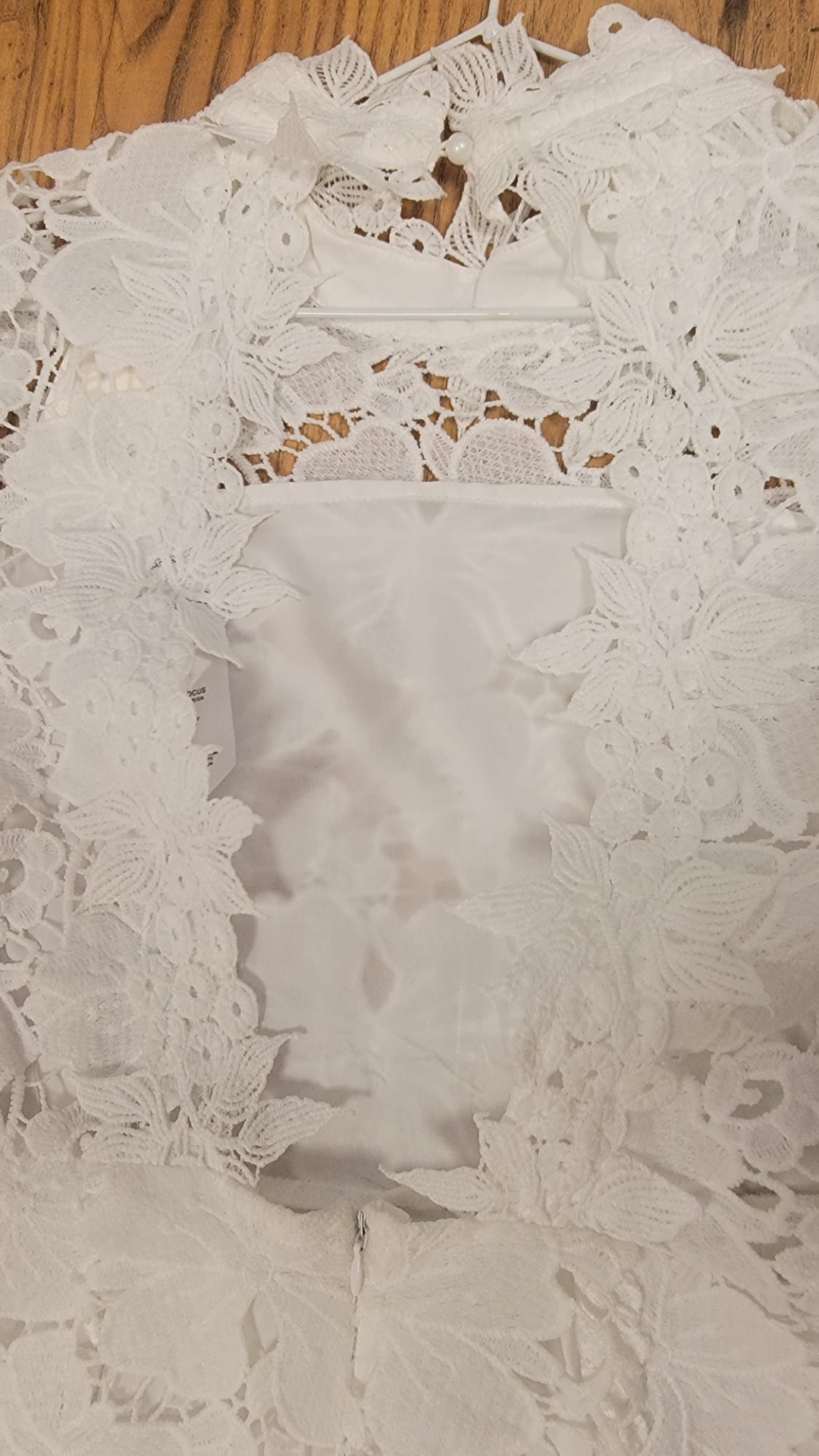 Robe blanche en dentelle