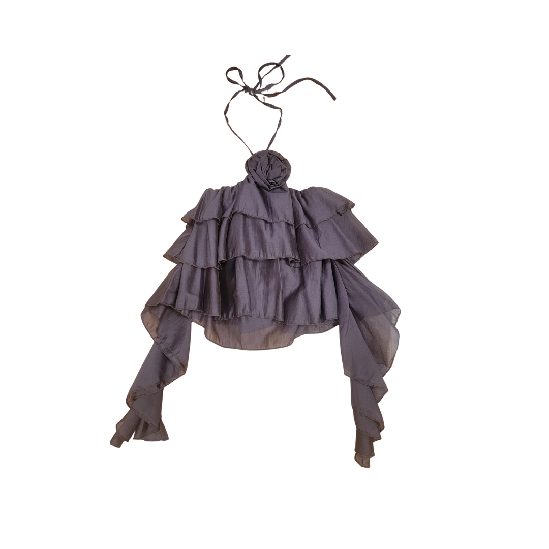 Haut court à volants et épaules dénudées