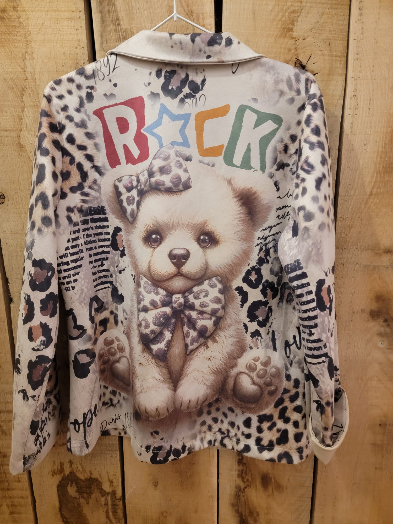 Veste imprimée léopard avec motif d'ours