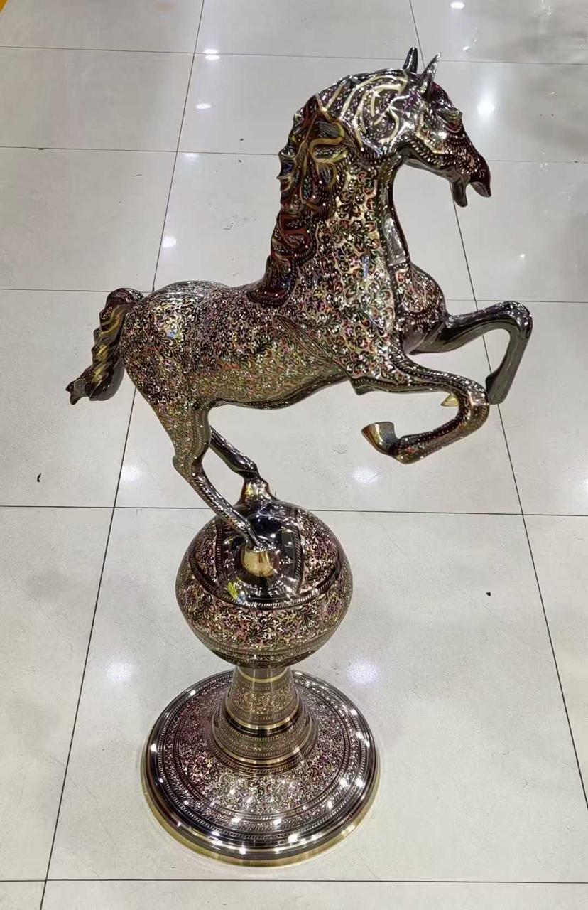 Horse with ball 36 inch