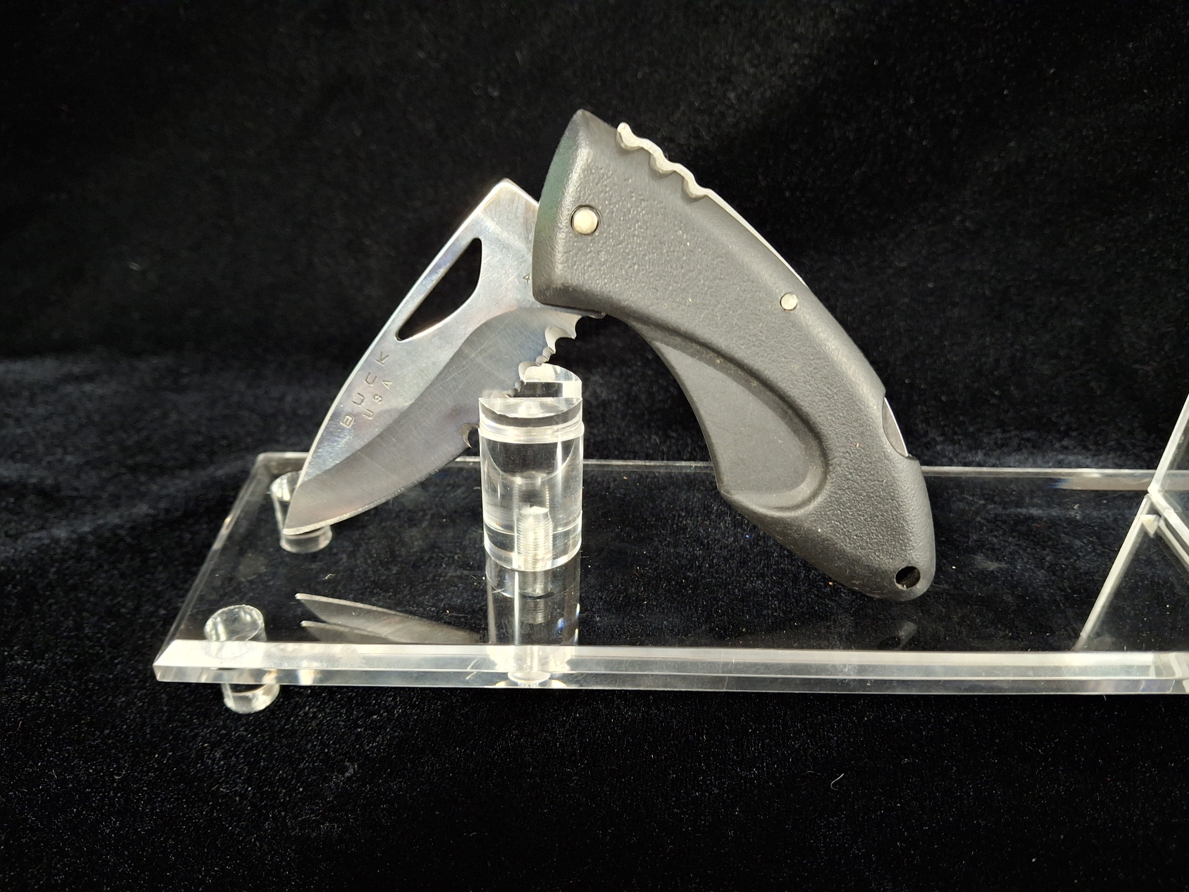 Buck 433Folding Partially Serrated Pocket Knife