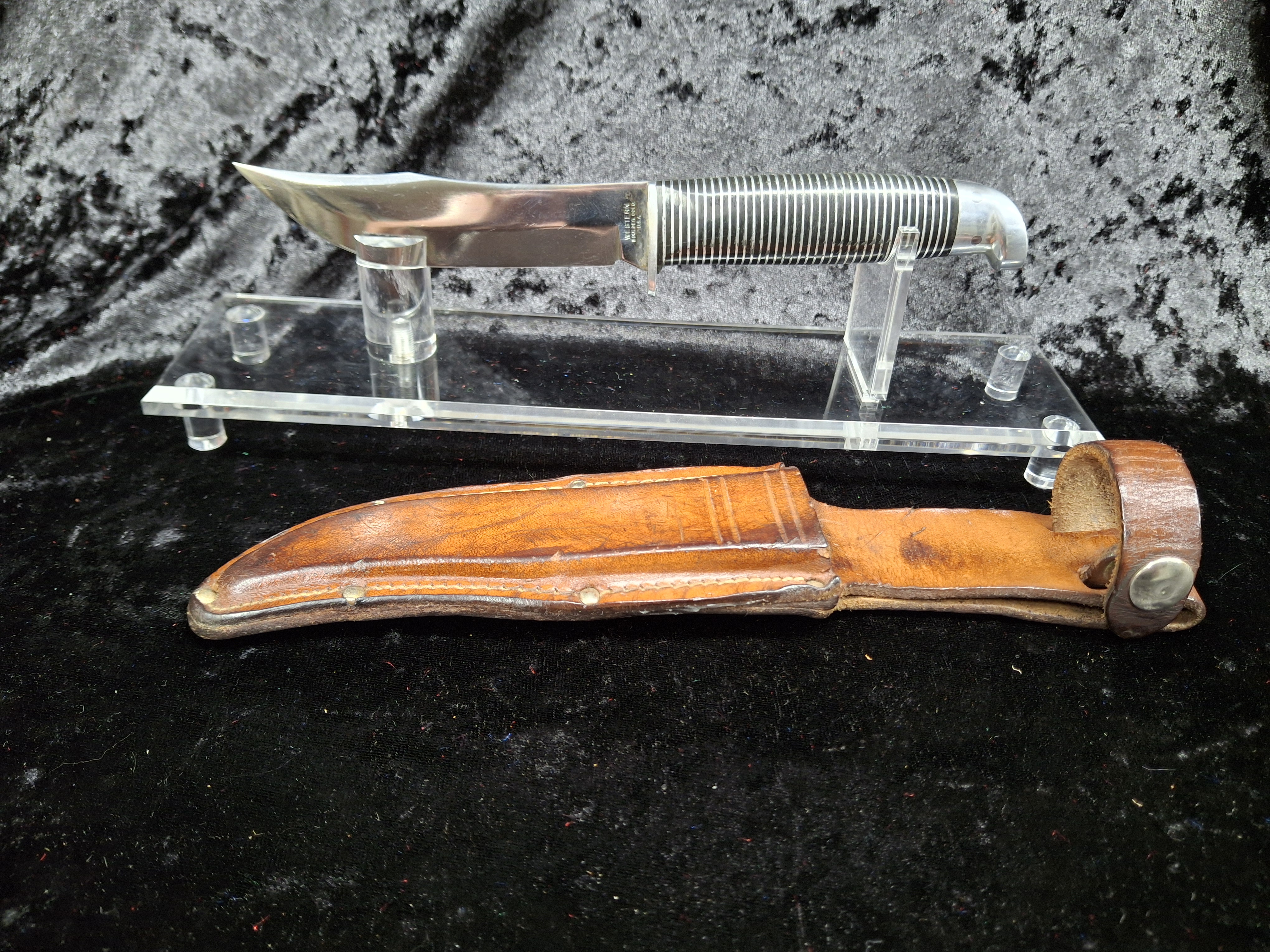 Vintage Western Fixed-Blade Hunting Knife with Leather Sheath