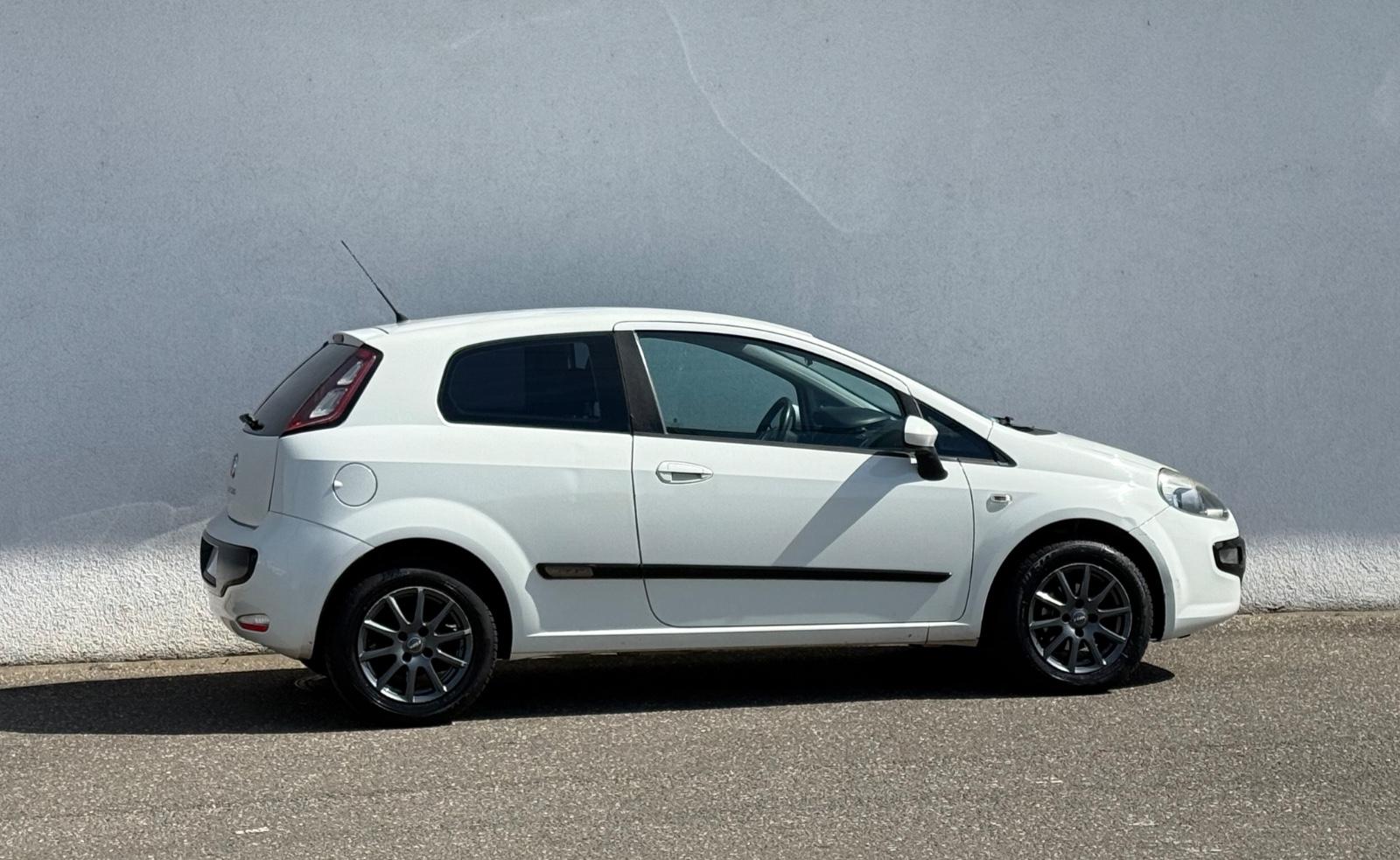  FIAT GRANDE PUNTO 