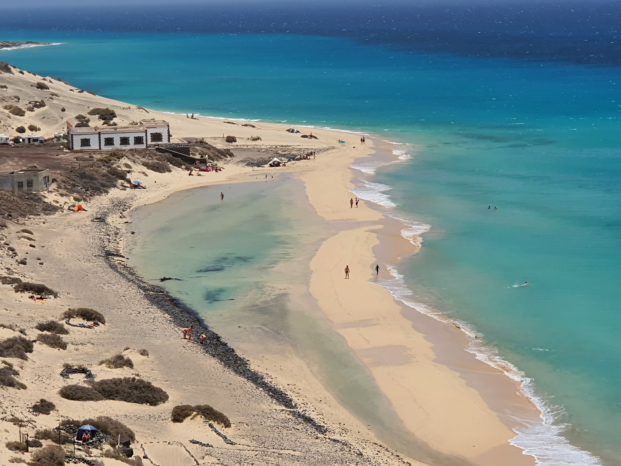 SCARICATI LA GUIDA PRATICA DI FUERTEVENTURA IN PDF - ED.  2026 PAGINE TOT. 83