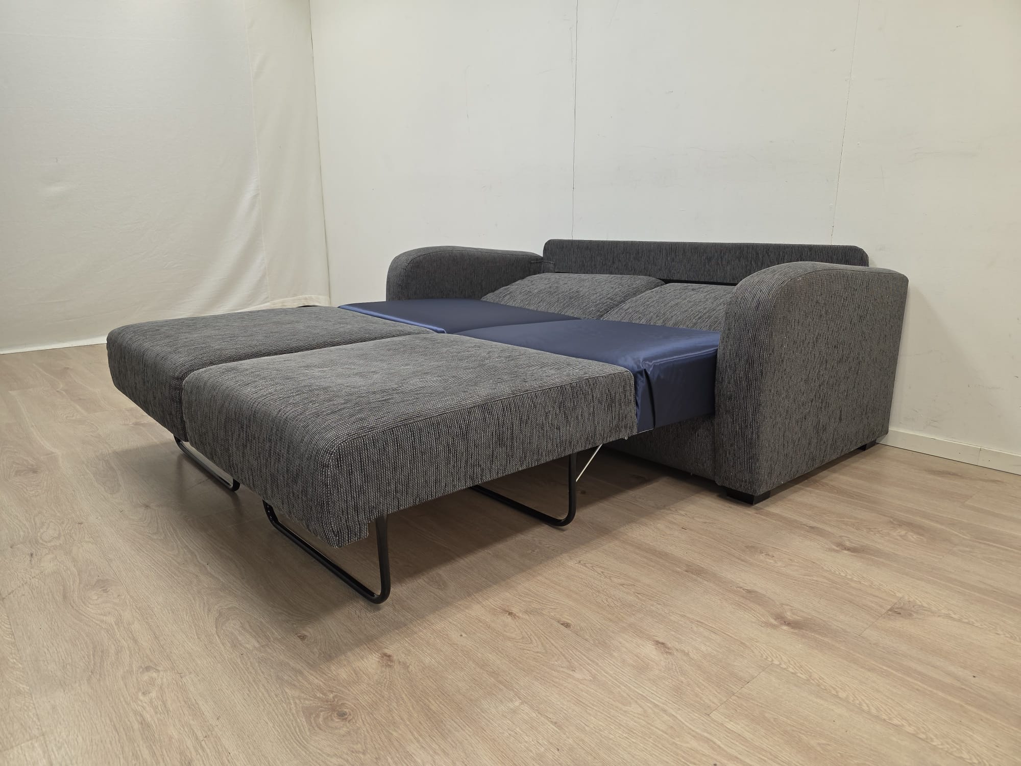 Stemma kahden istuttavaa vuodesohva