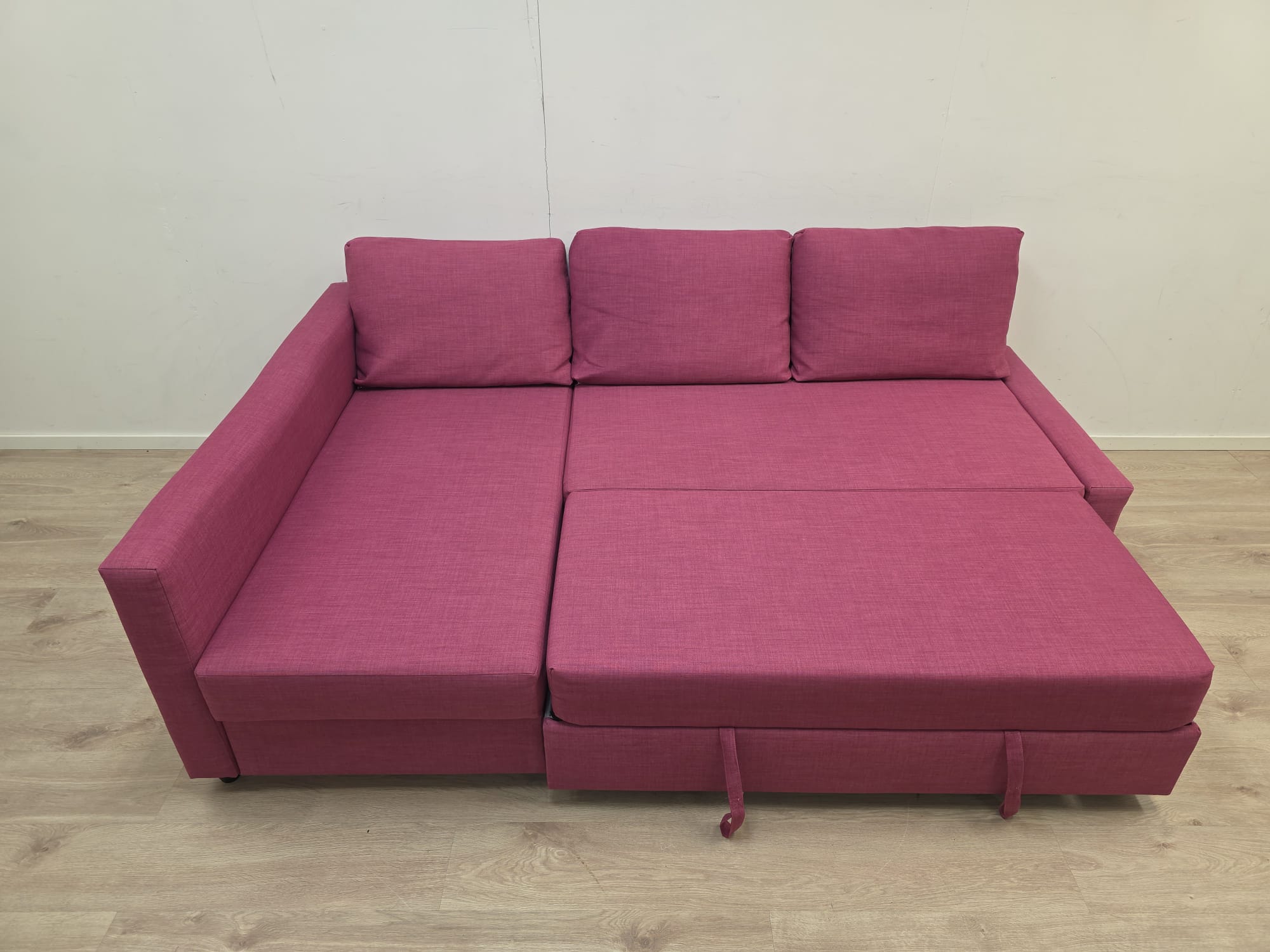 Friheten Vuodesohva säilytystilalla