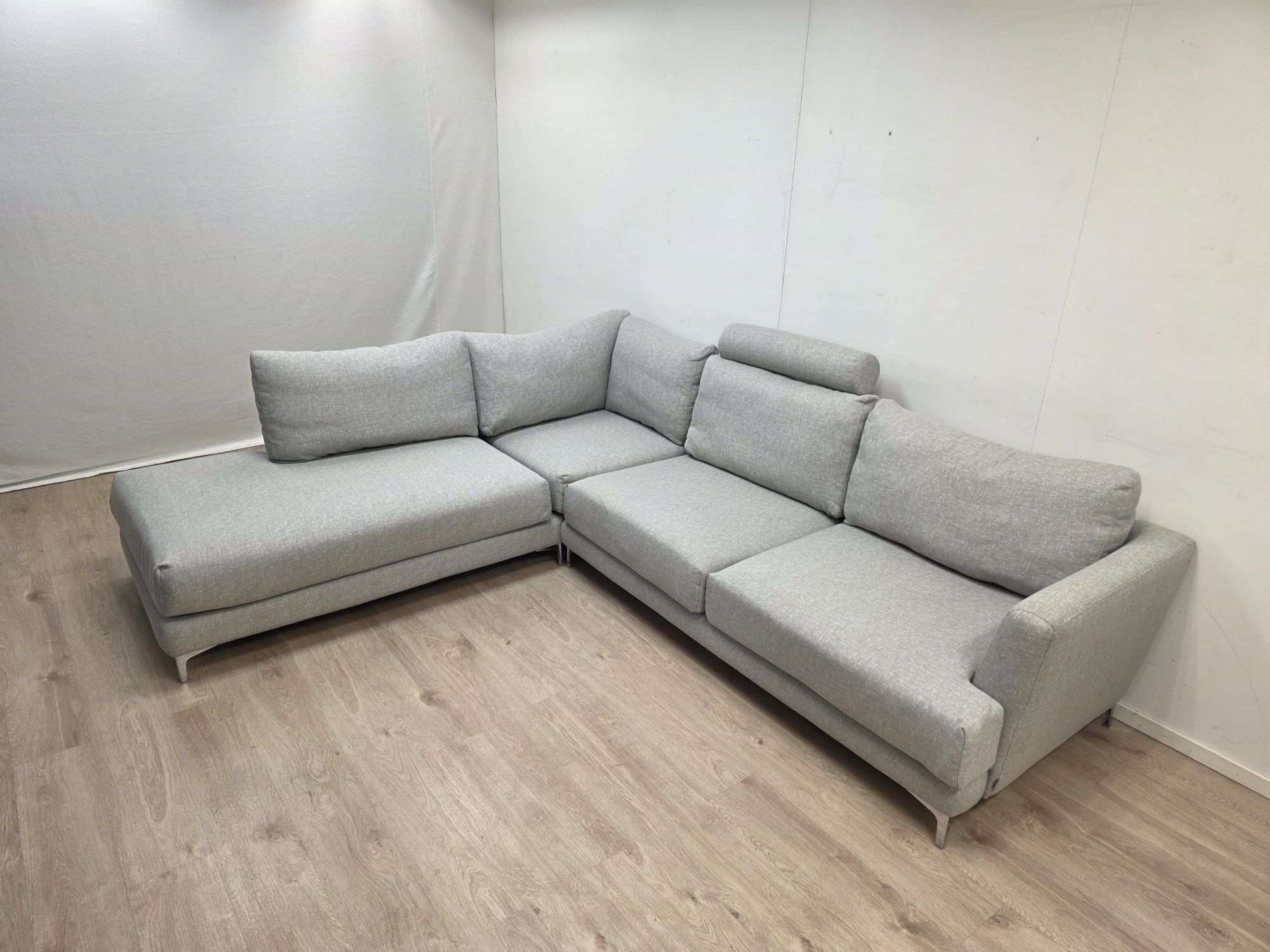 Bellus Andango Vaaleanharmaa kulmasohva