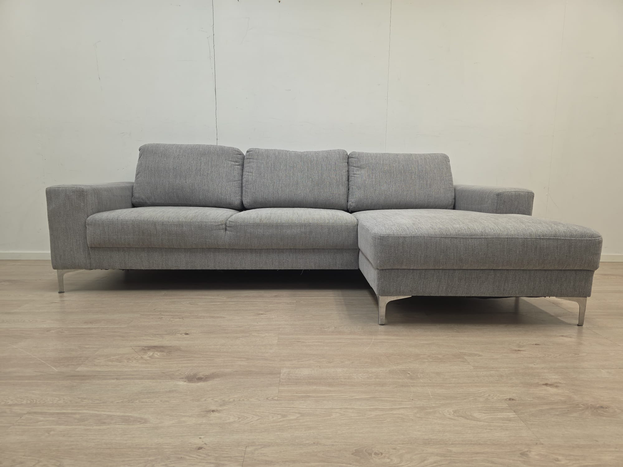 Bellus Dakota divaanisohva