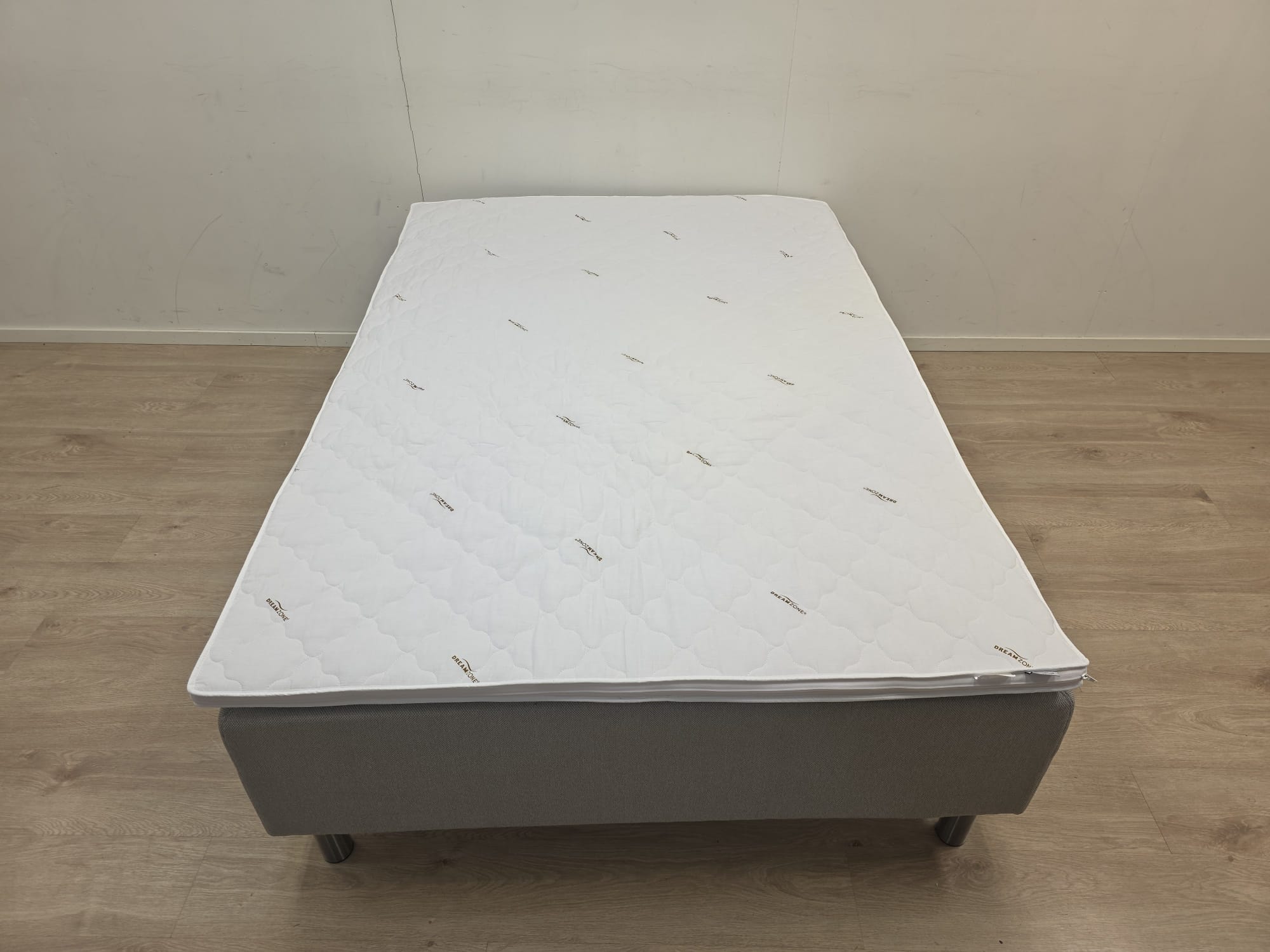 140x200 Runkopatjasänky