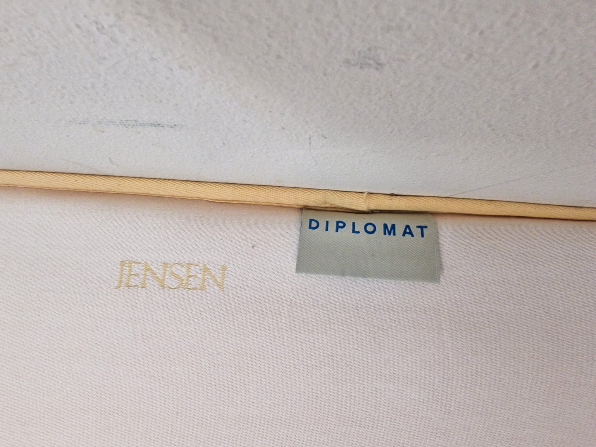 Jensen Diplomat Runkopatja sänky