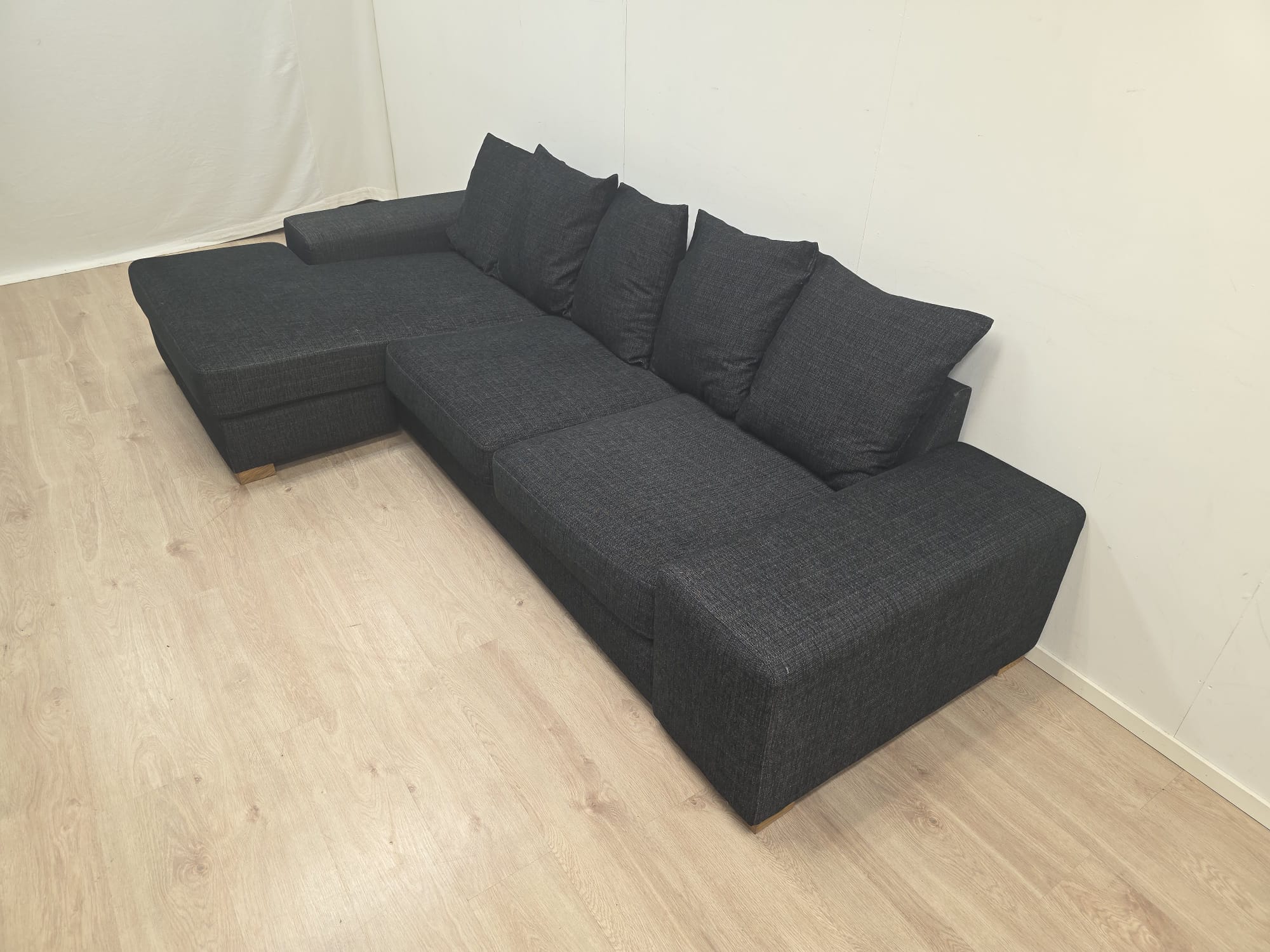 Bellus jätti divaanisohva