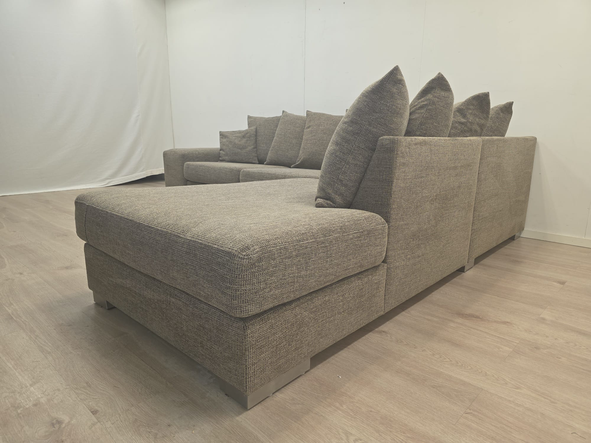 Bellus iso avokulmasohva