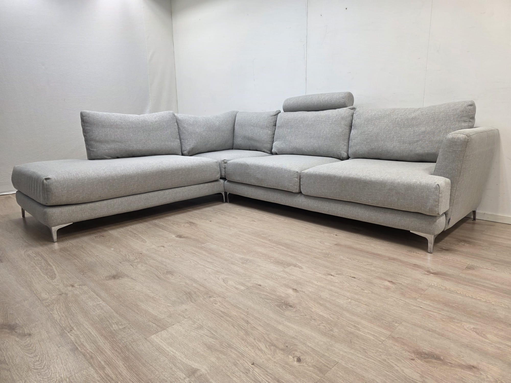 Bellus Andango Vaaleanharmaa kulmasohva