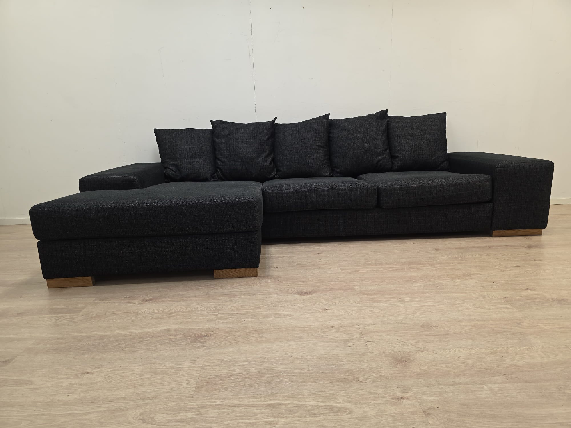 Bellus jätti divaanisohva