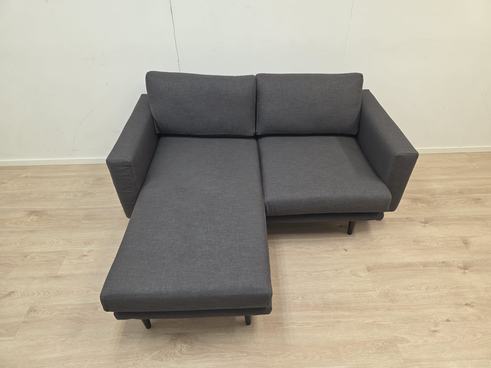 Finsoffat Jasmi divaanisohva