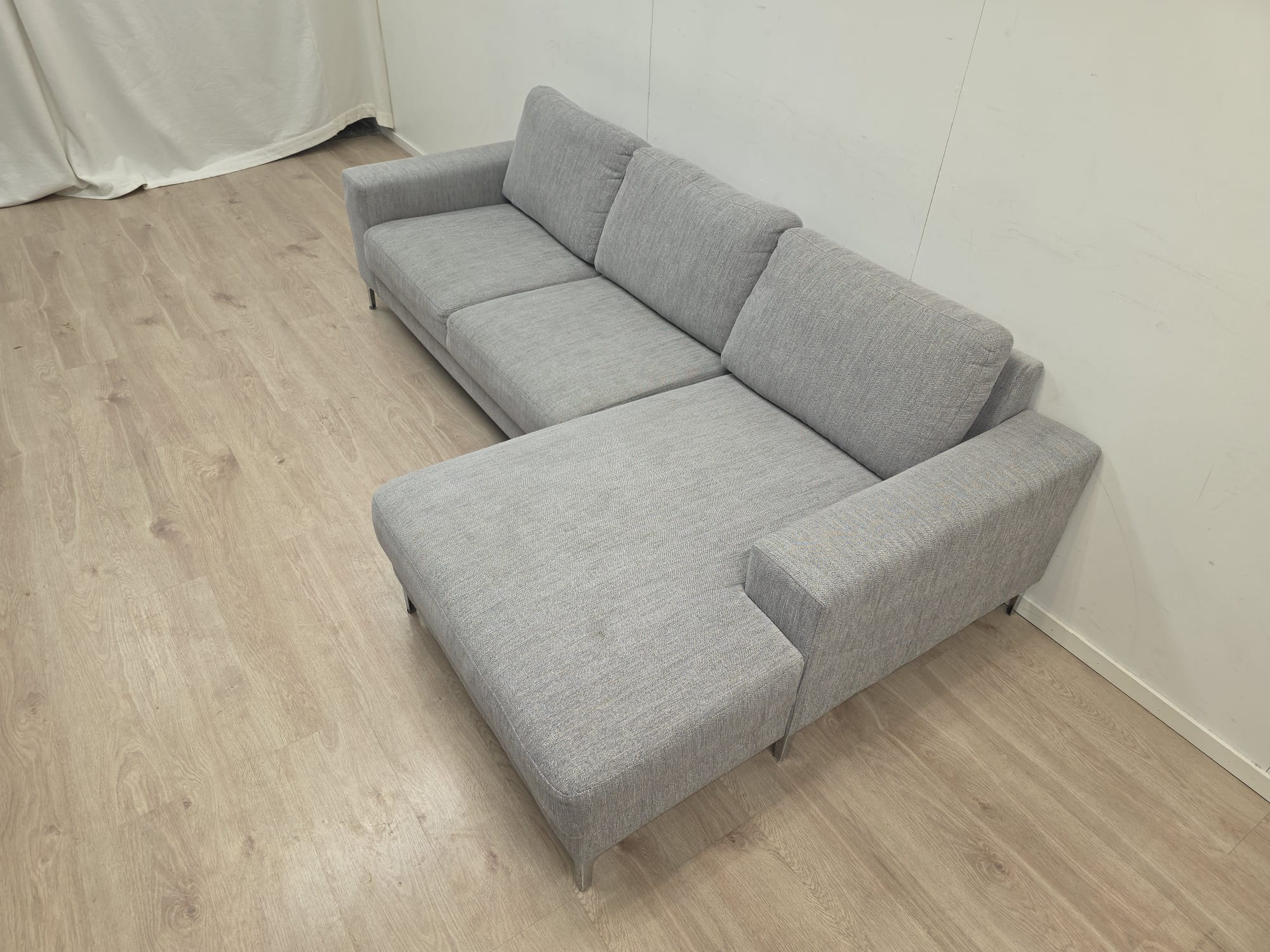 Bellus Dakota divaanisohva