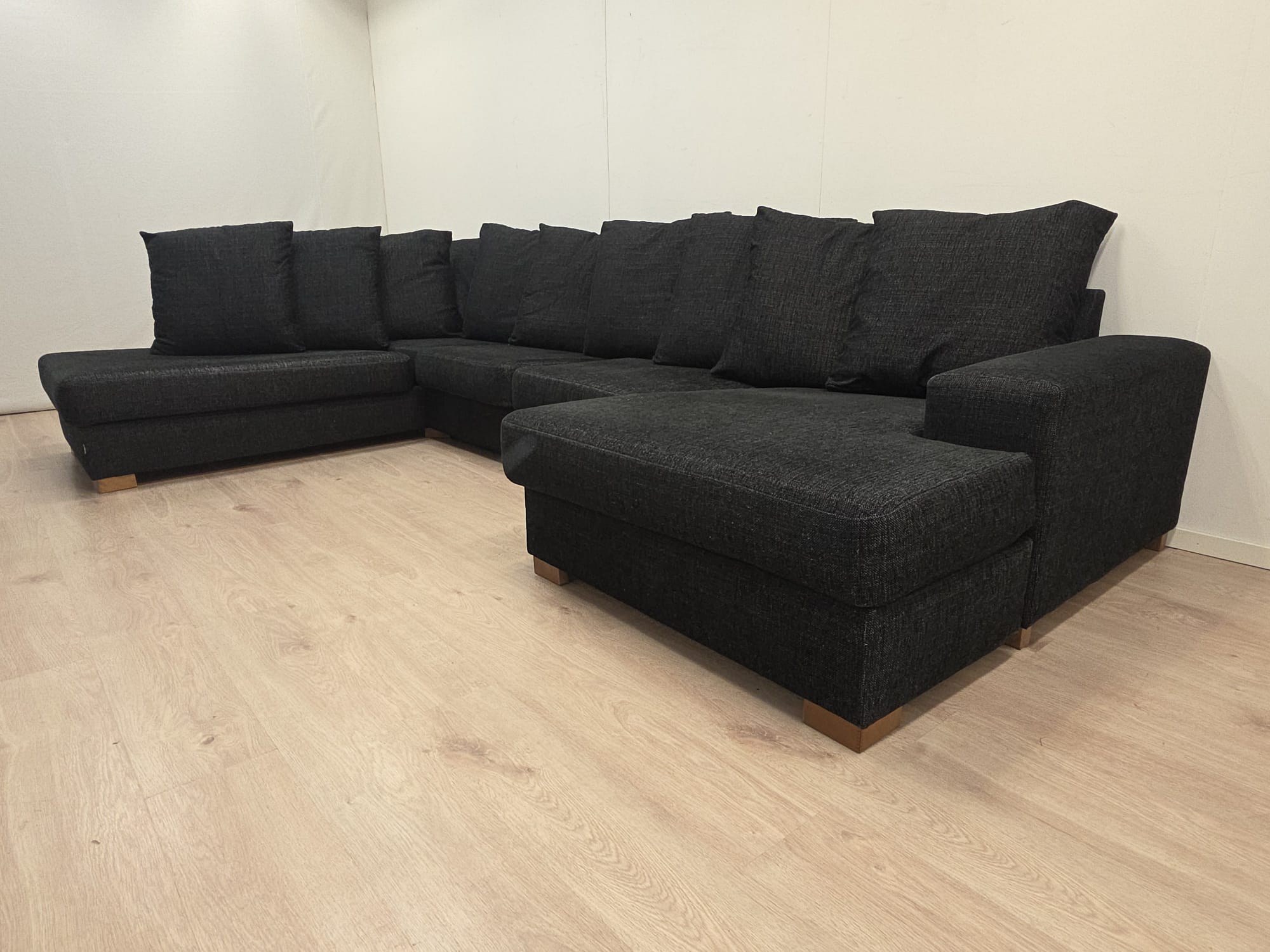 Bellus iso u-kulmasohva