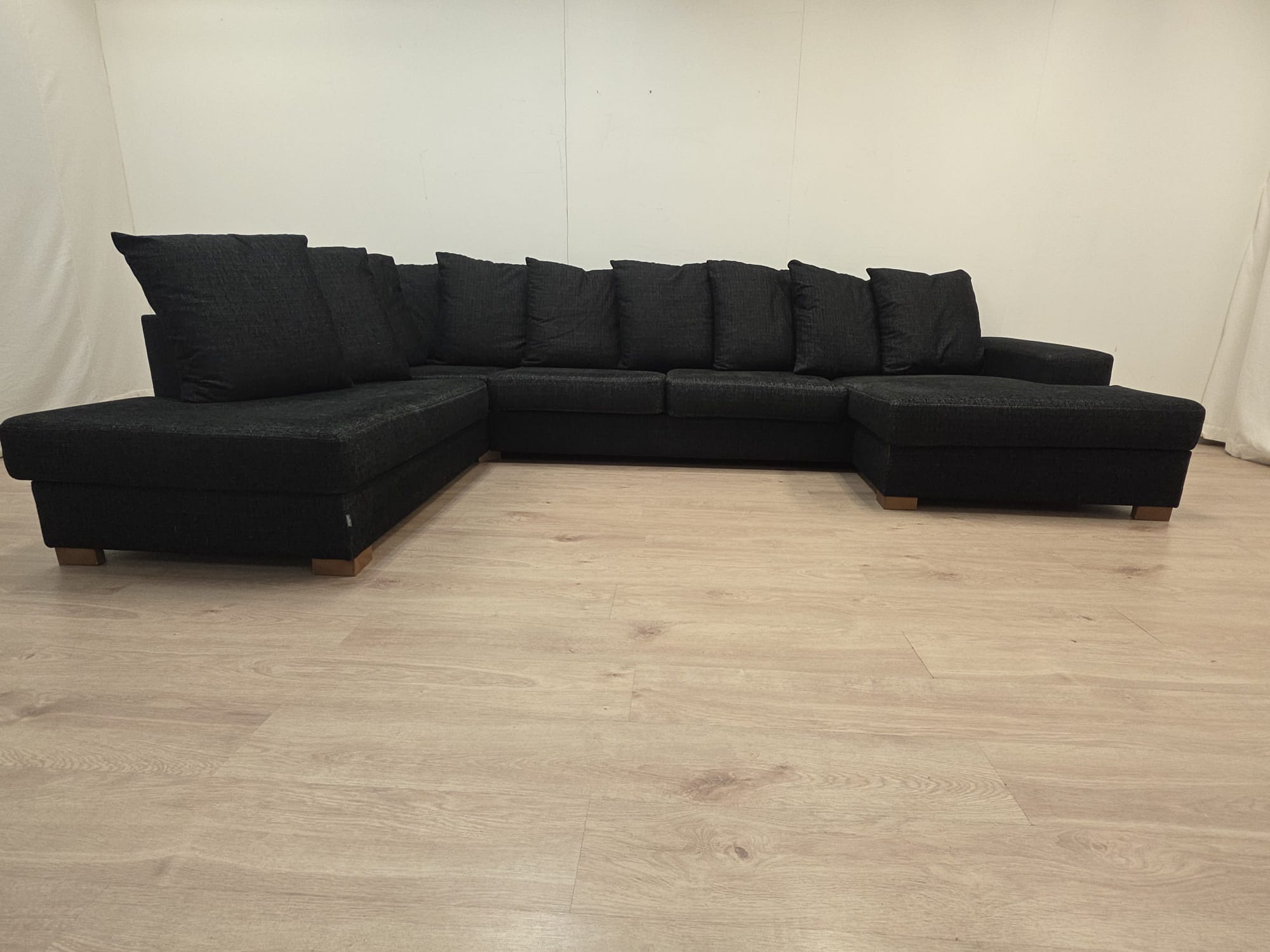 Bellus  iso u-kulmasohva