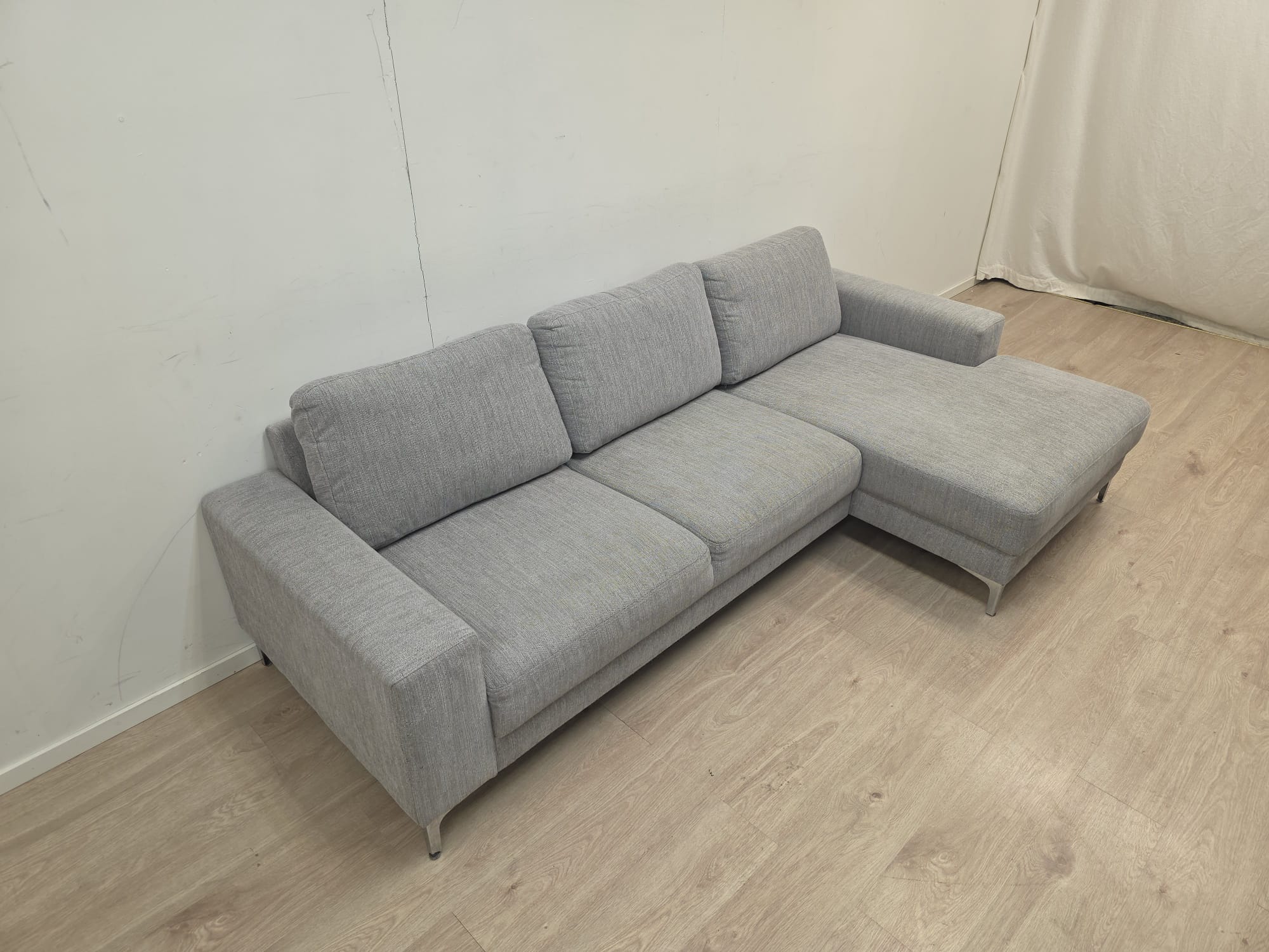 Bellus Dakota divaanisohva