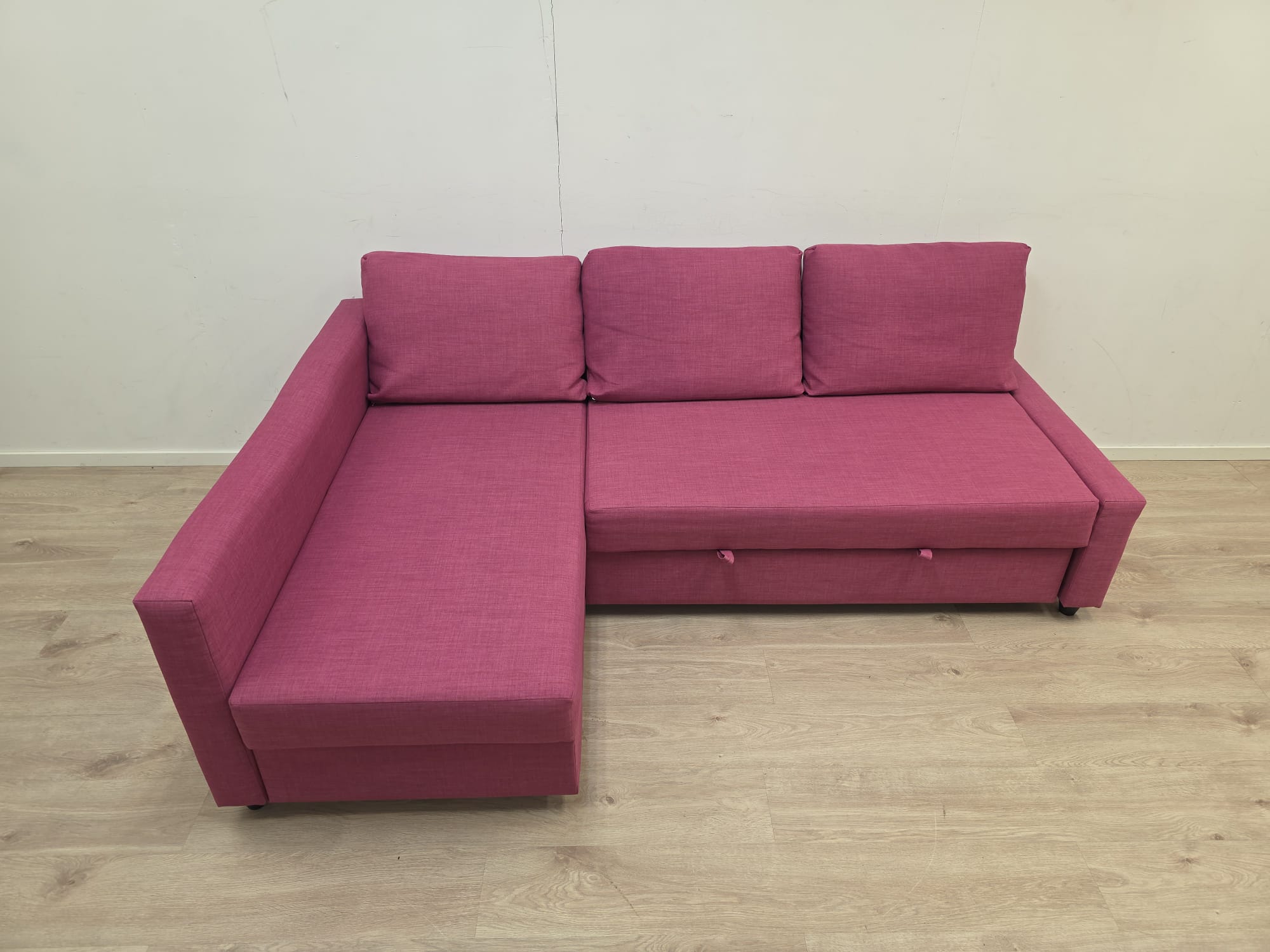 Friheten Vuodesohva säilytystilalla