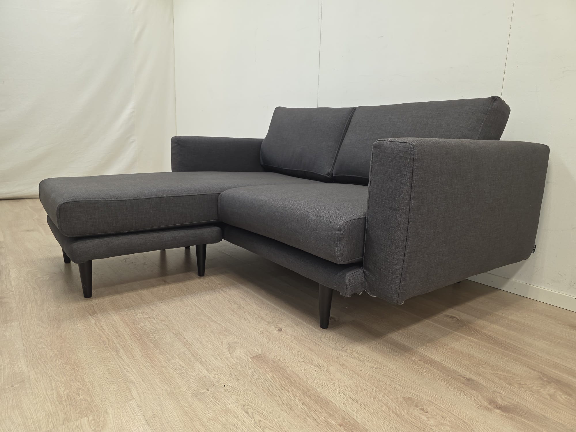 Finsoffat Jasmi divaanisohva