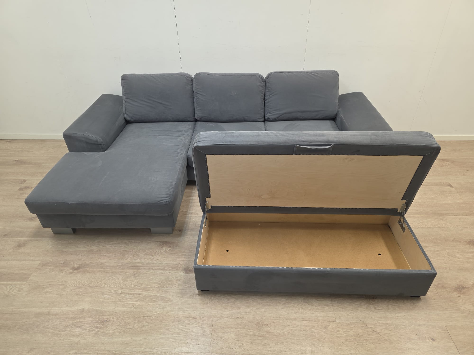 Askon divaanisohva+rahi