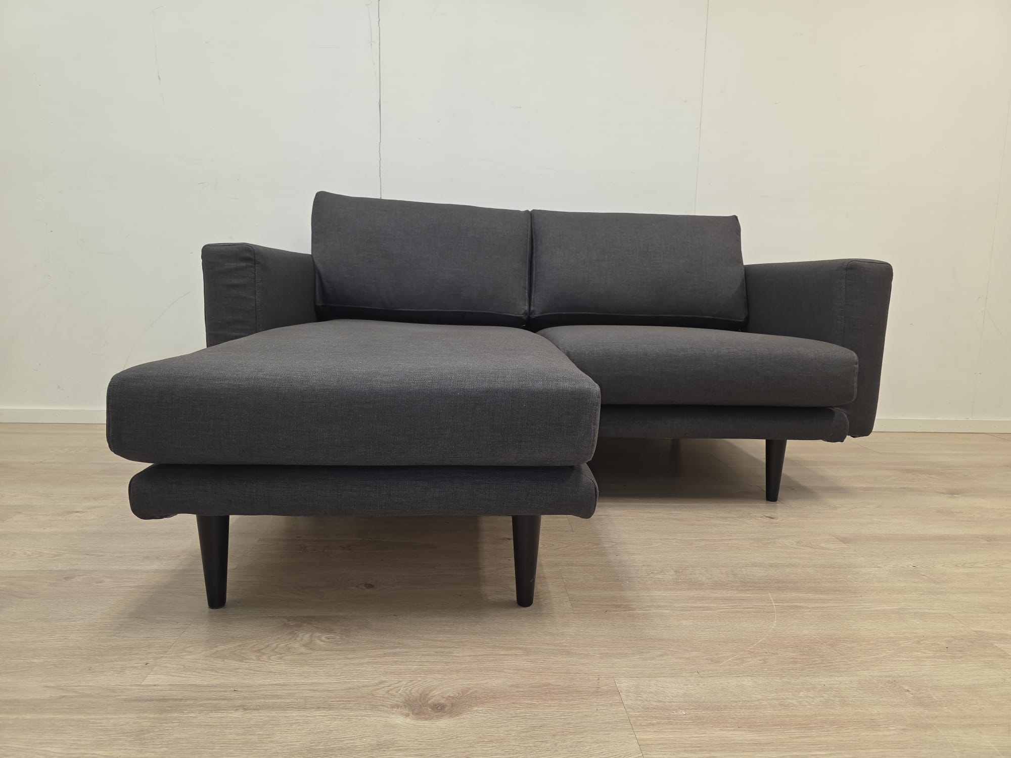 Finsoffat Jasmi divaanisohva