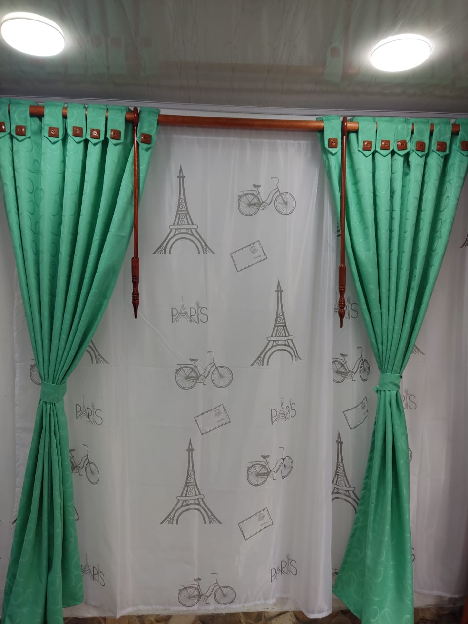 CORTINAS COLOR VINOTINTO