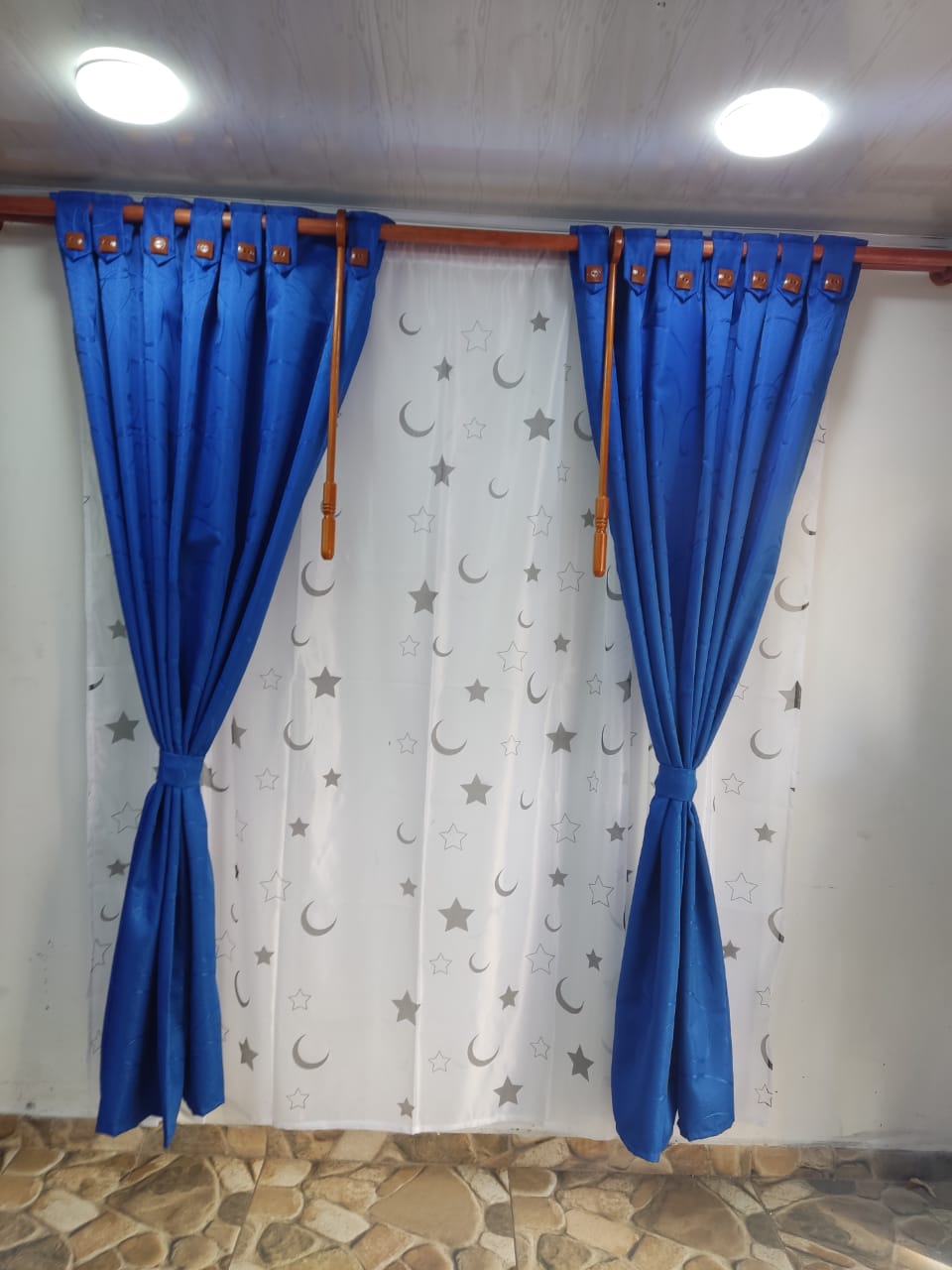 CORTINAS COLOR VINOTINTO