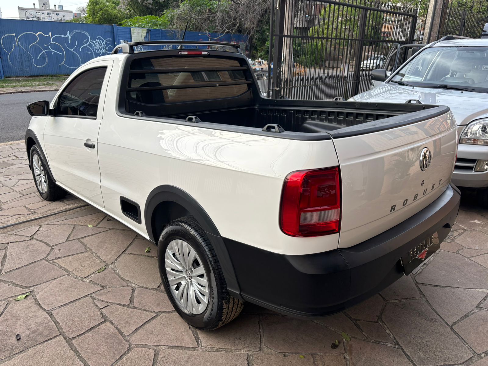 Volkswagen Saveiro Robust 1.6 Total Flex 16V 2023