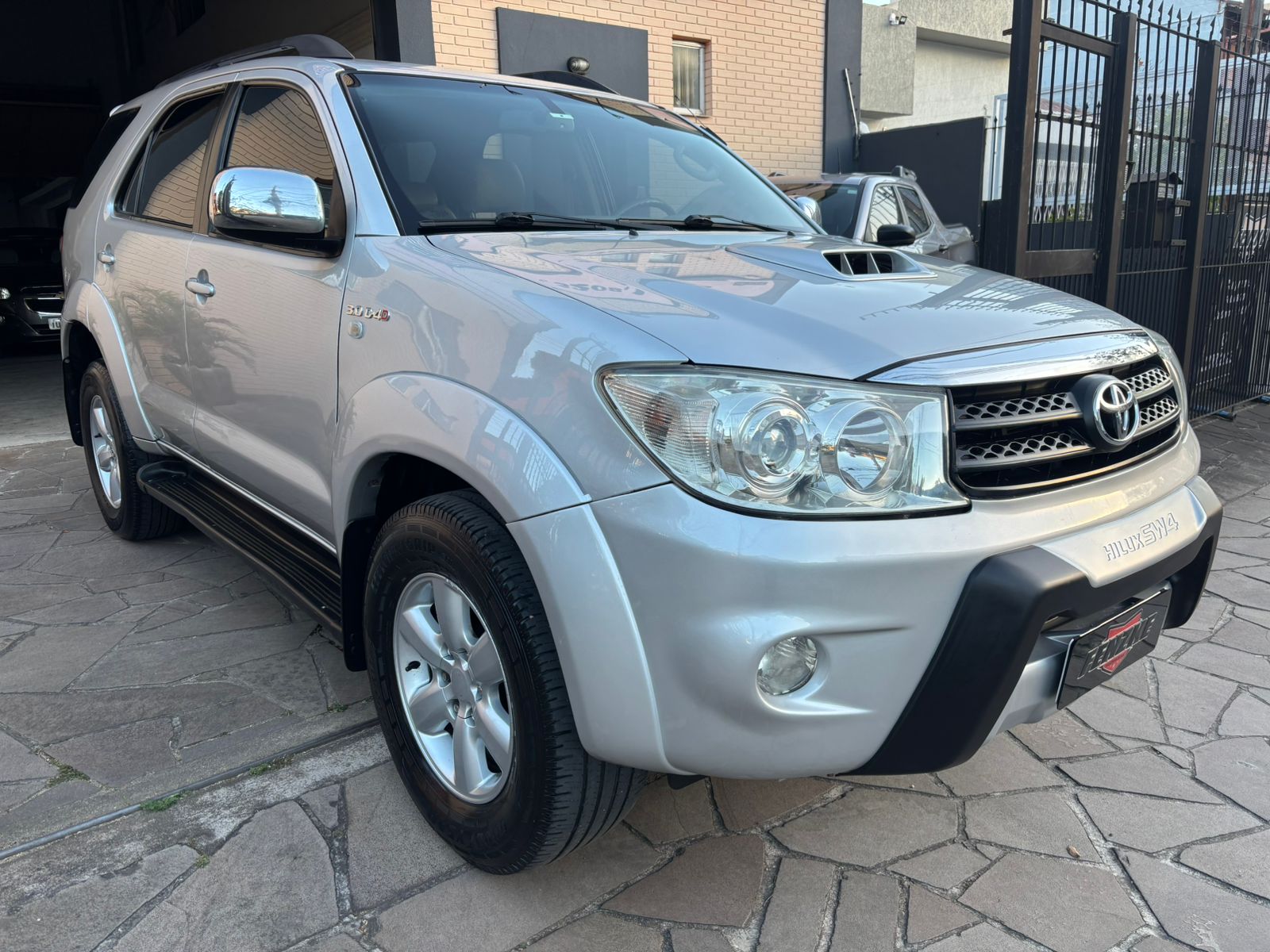 HILUS SW4 SRV D4-D 4X4 3.0 TDI DIESEL AUT 7 LUGARES