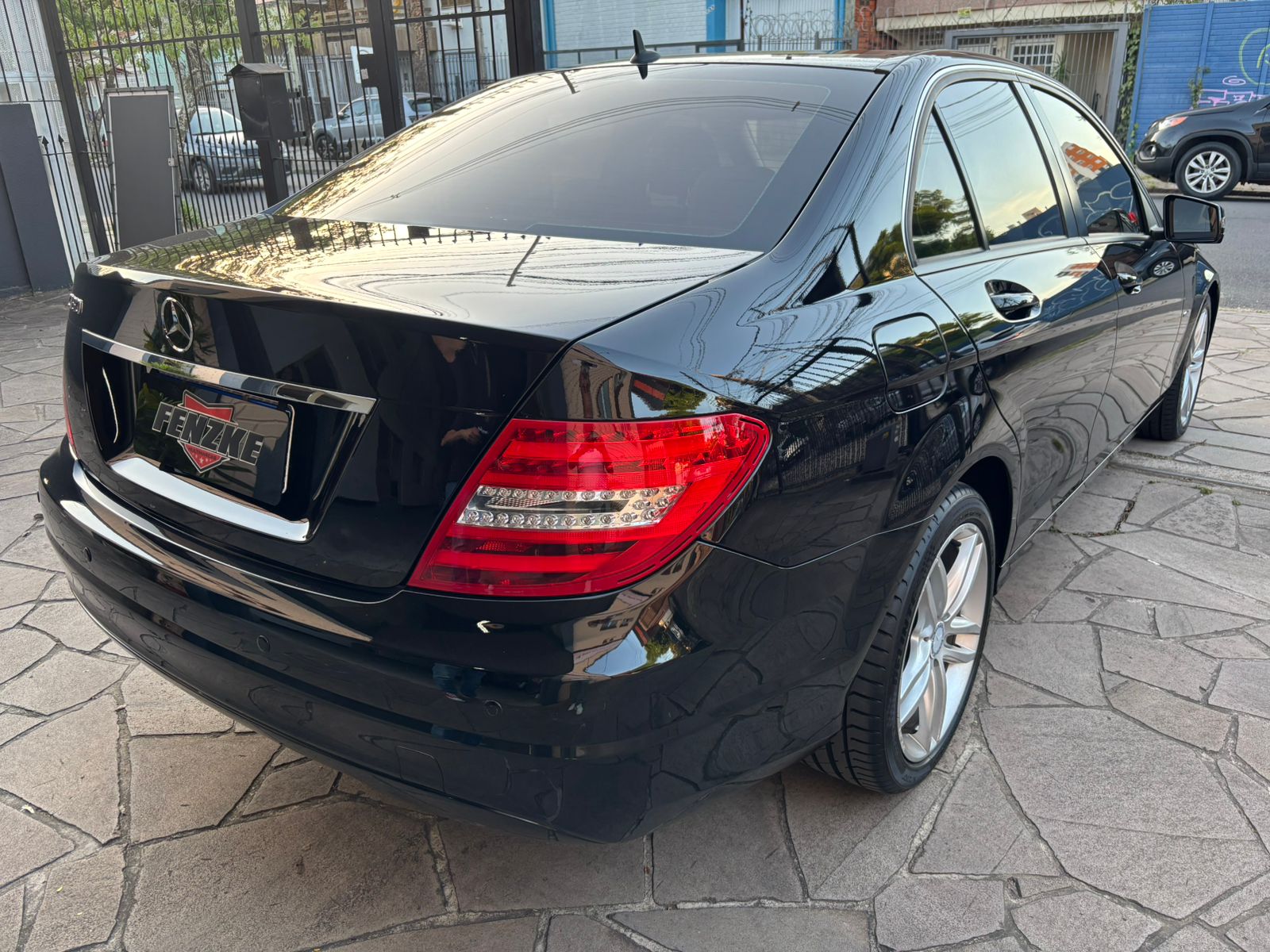 Mercedes-Benz C-180 CGI Classic 1.8 16V 156cv Aut. 2012