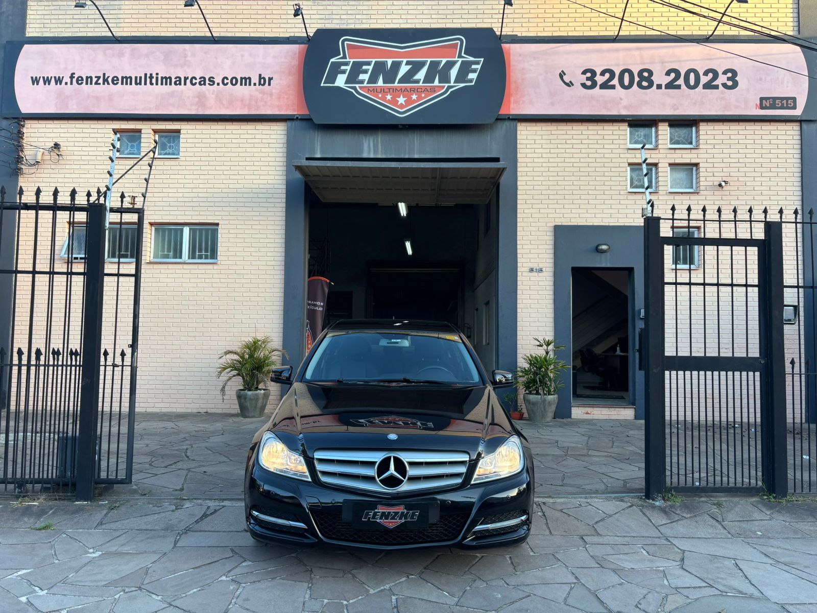 Mercedes-Benz C-180 CGI Classic 1.8 16V 156cv Aut. 2012