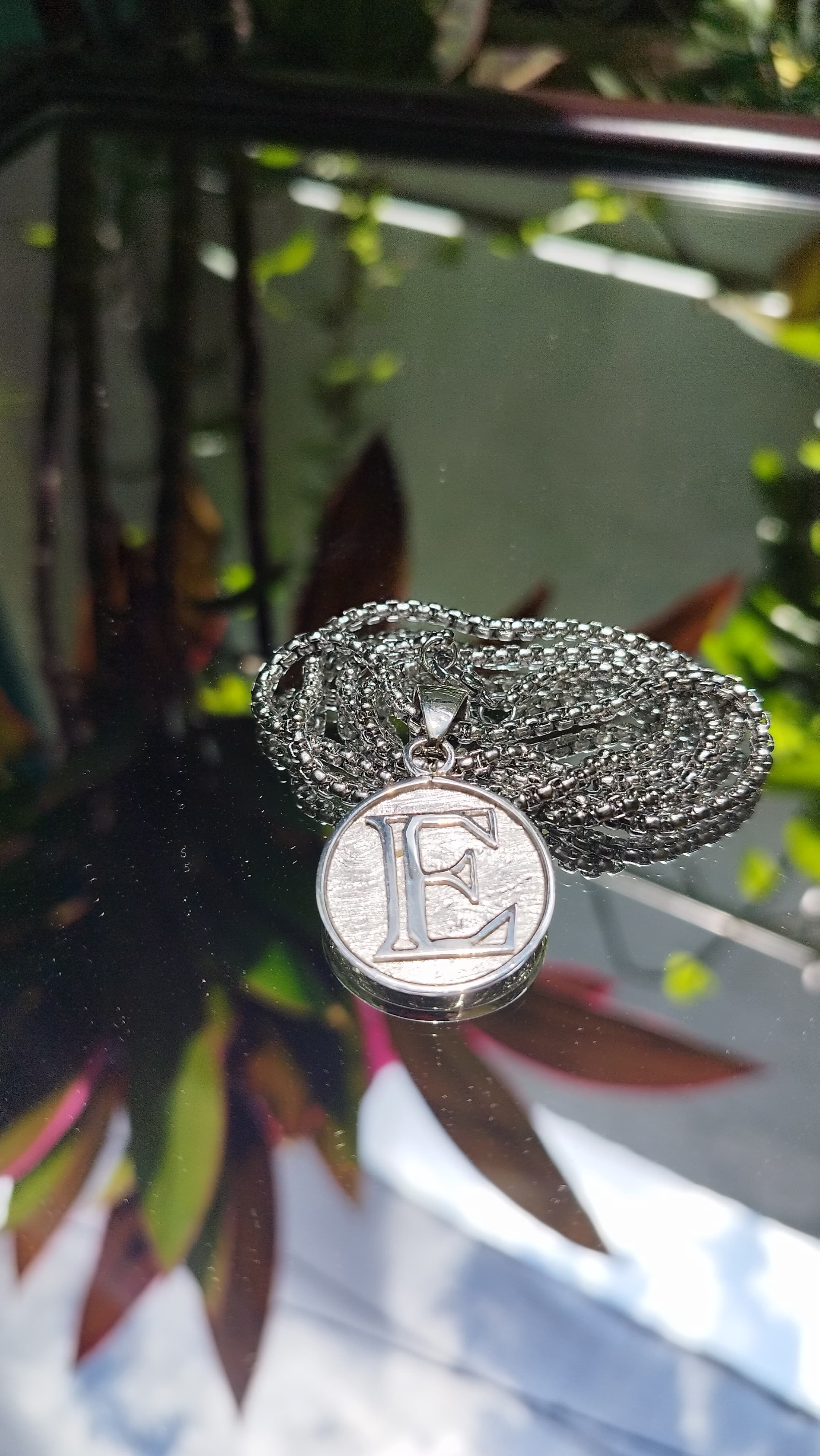 Collar con dije letra  "E" PLATA