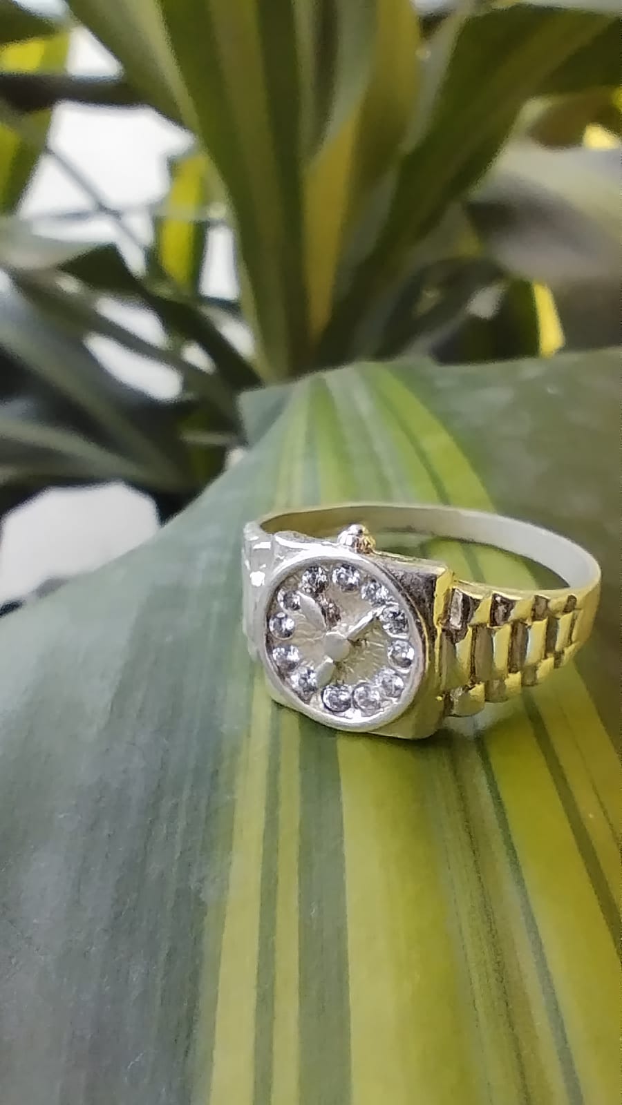 Anillo de plata  RELOJ con piedras brillantes