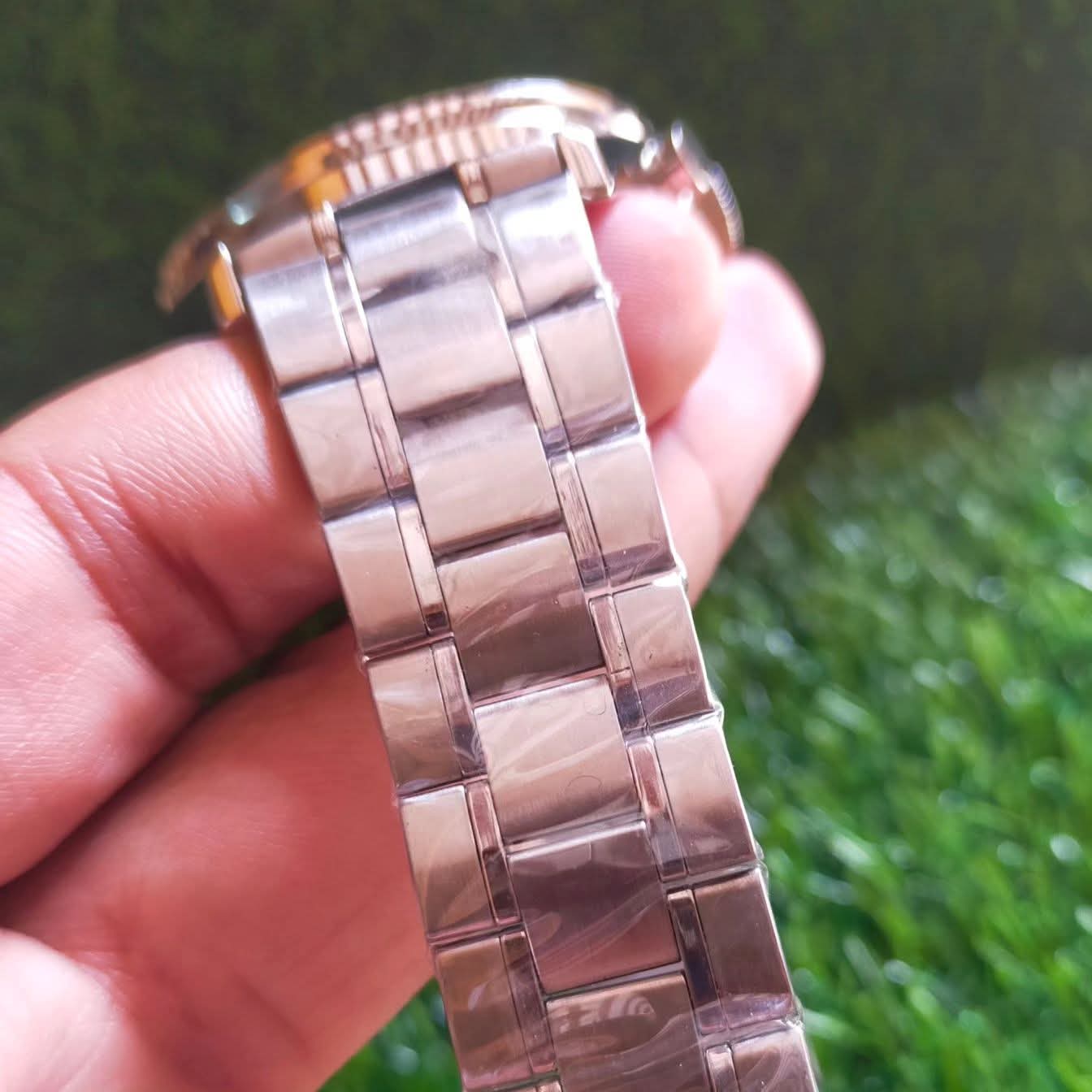 Beautiful Guool Chronograph Watch in cheap price