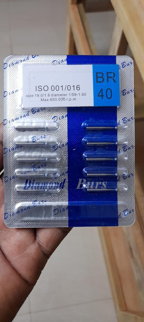 Embouts diamantés dentaires