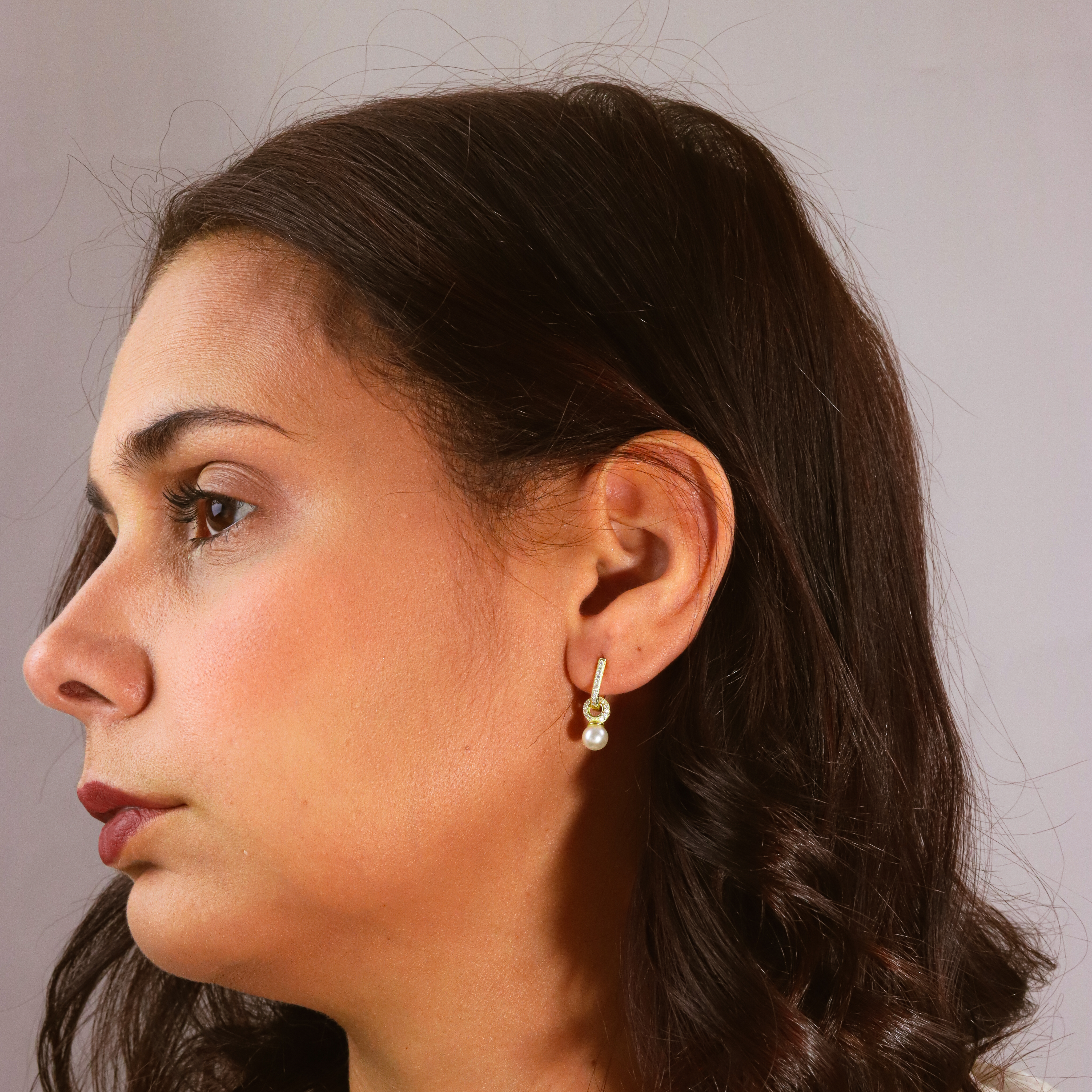 Conjunto Elegância Dourada – Colar e Brincos com Pérola | Prata 925 Banhada a Ouro 18k