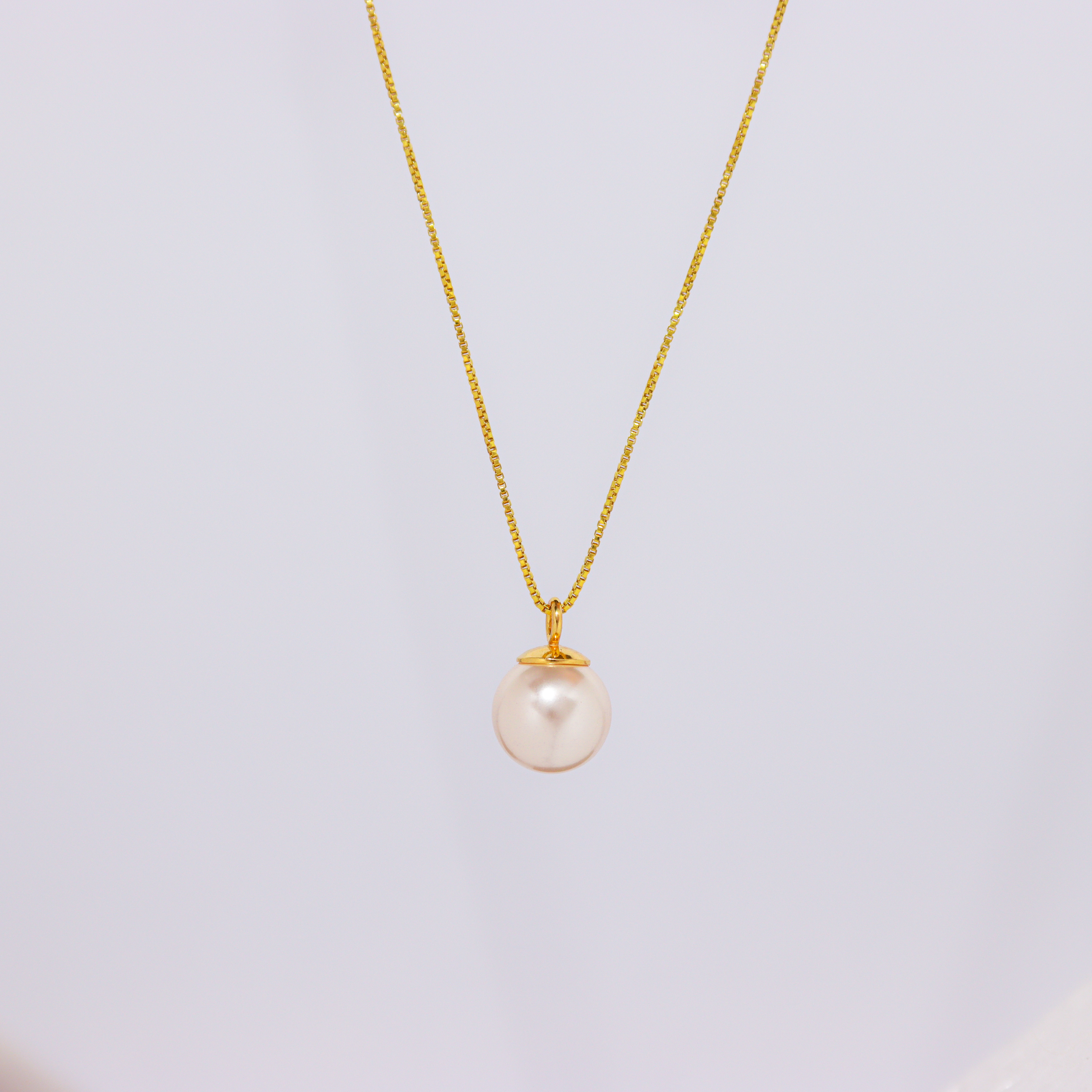 Colar com Pérola Natural Banhado a Ouro 18k – Elegância Clássica e Atemporal