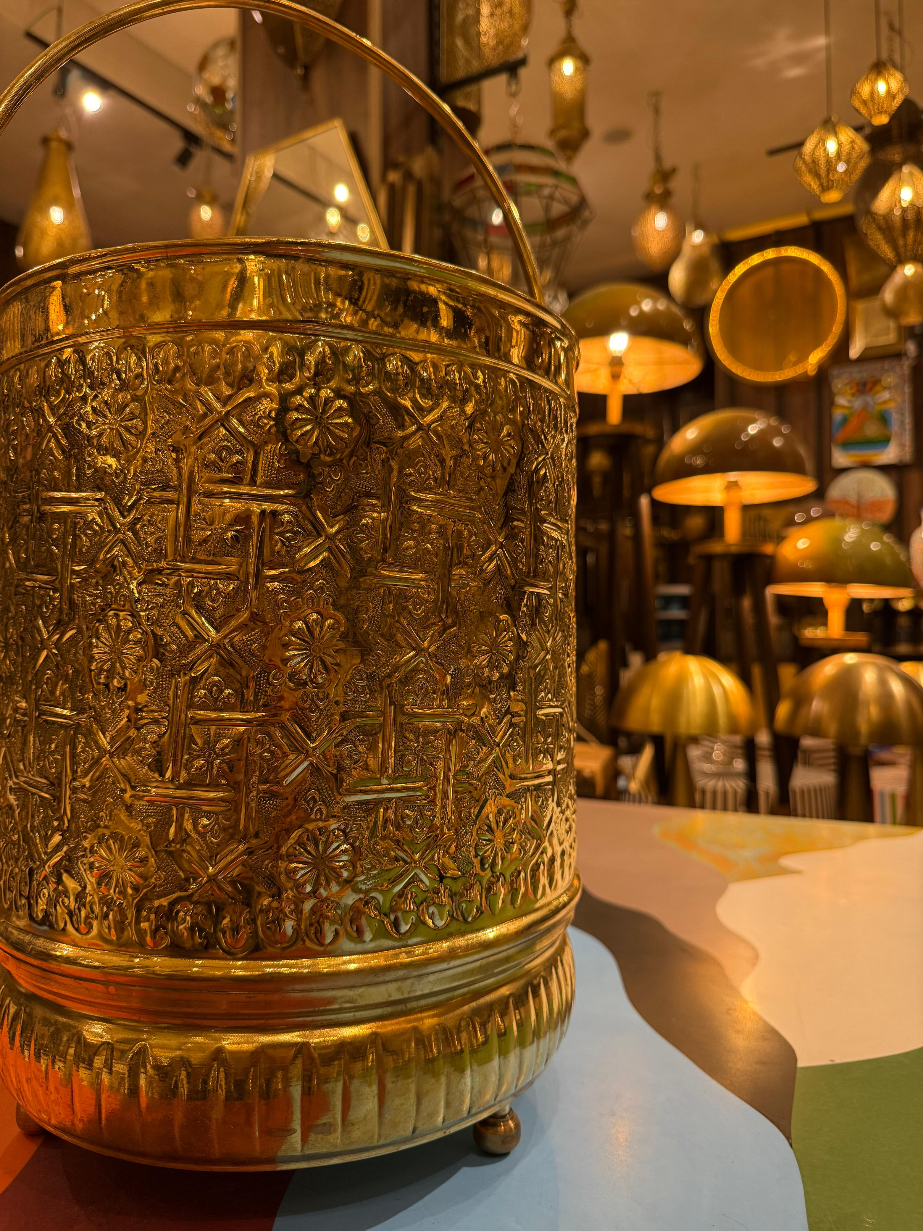 Sattel /Seau de Hammam Traditionnel en Laiton Ciselé