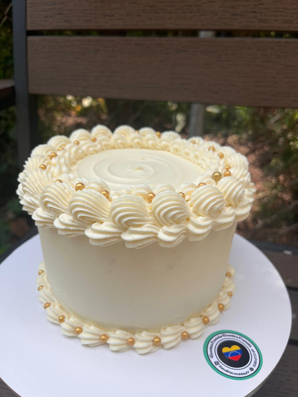 TORTA TRES LECHES  DECORADA