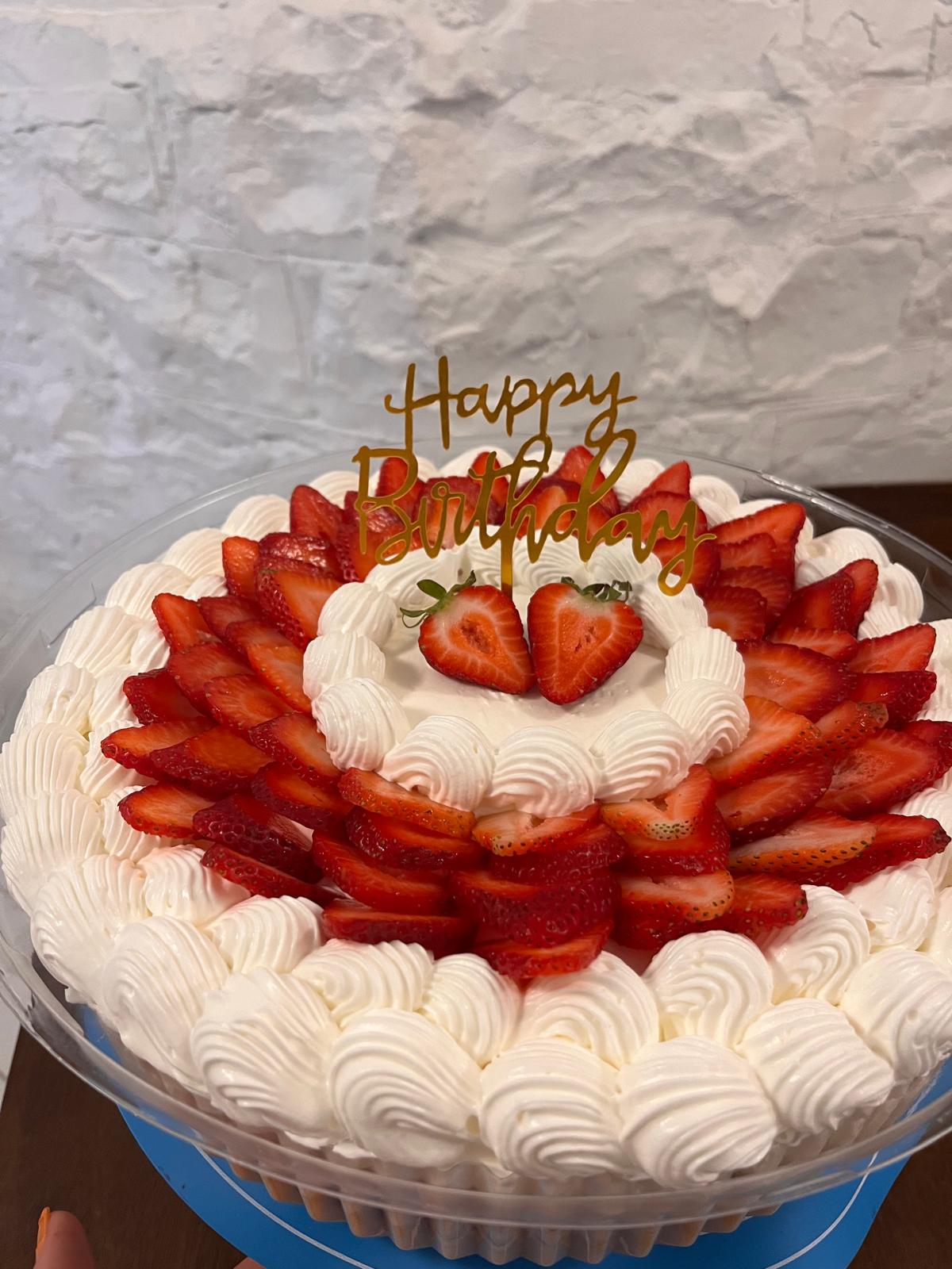 TORTA TRES LECHES TRADICIONAL EN DOMO