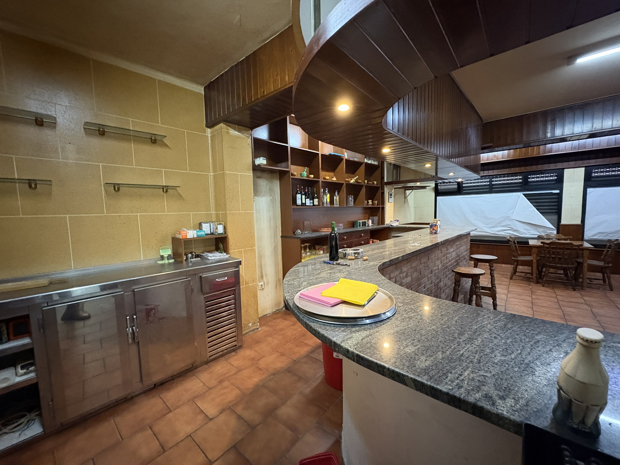 Local en venta en Calle Velázquez s/n, Esteiro, Ferrol
