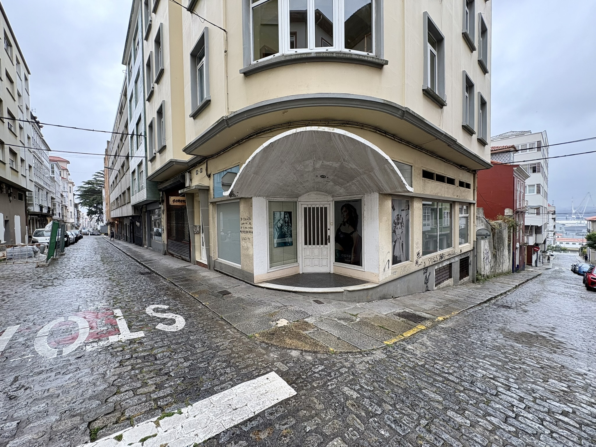 Local en Calle María, Ferrol