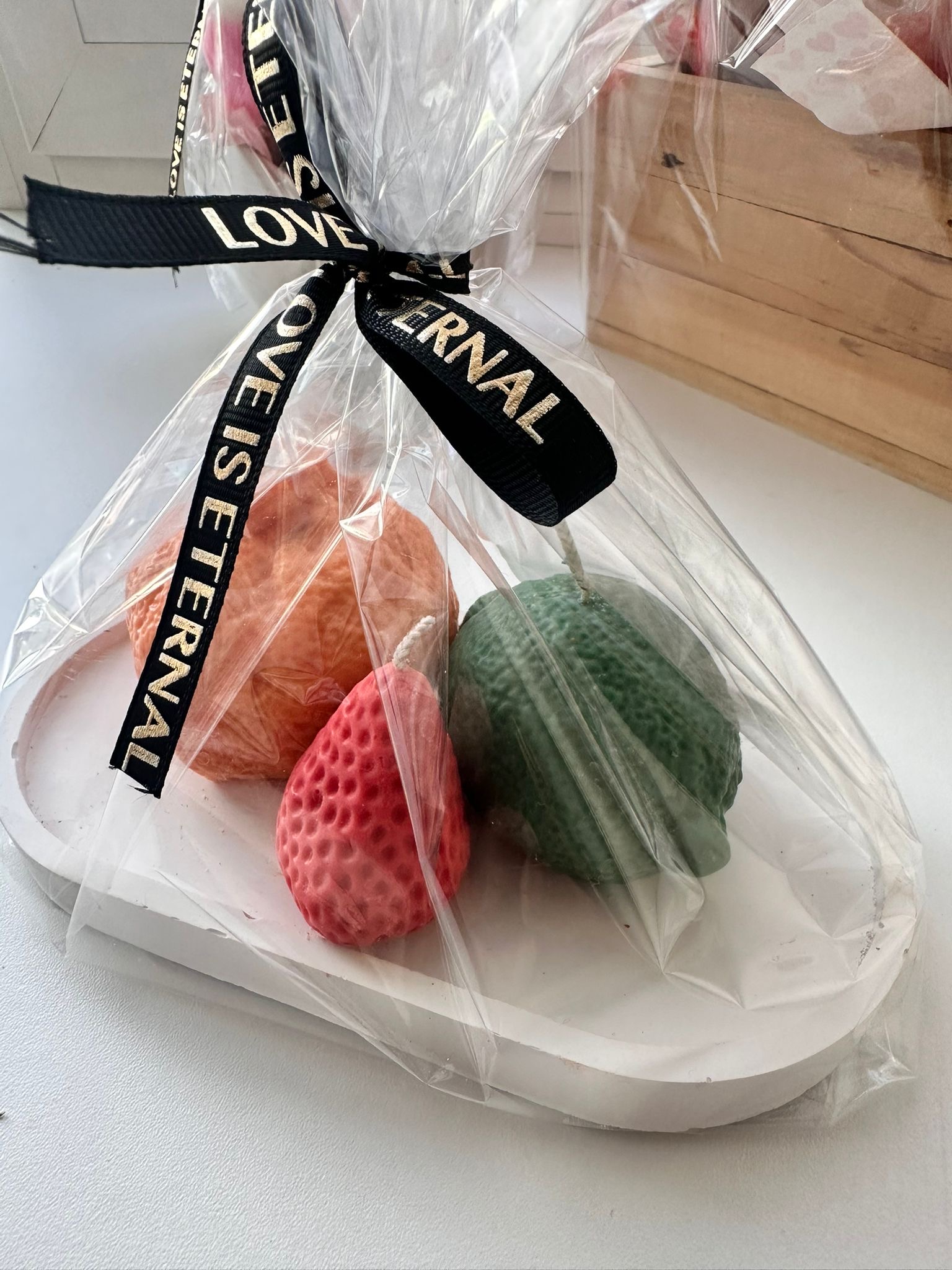 Elegant candle bouquets made from natural soy wax in the shapes of roses