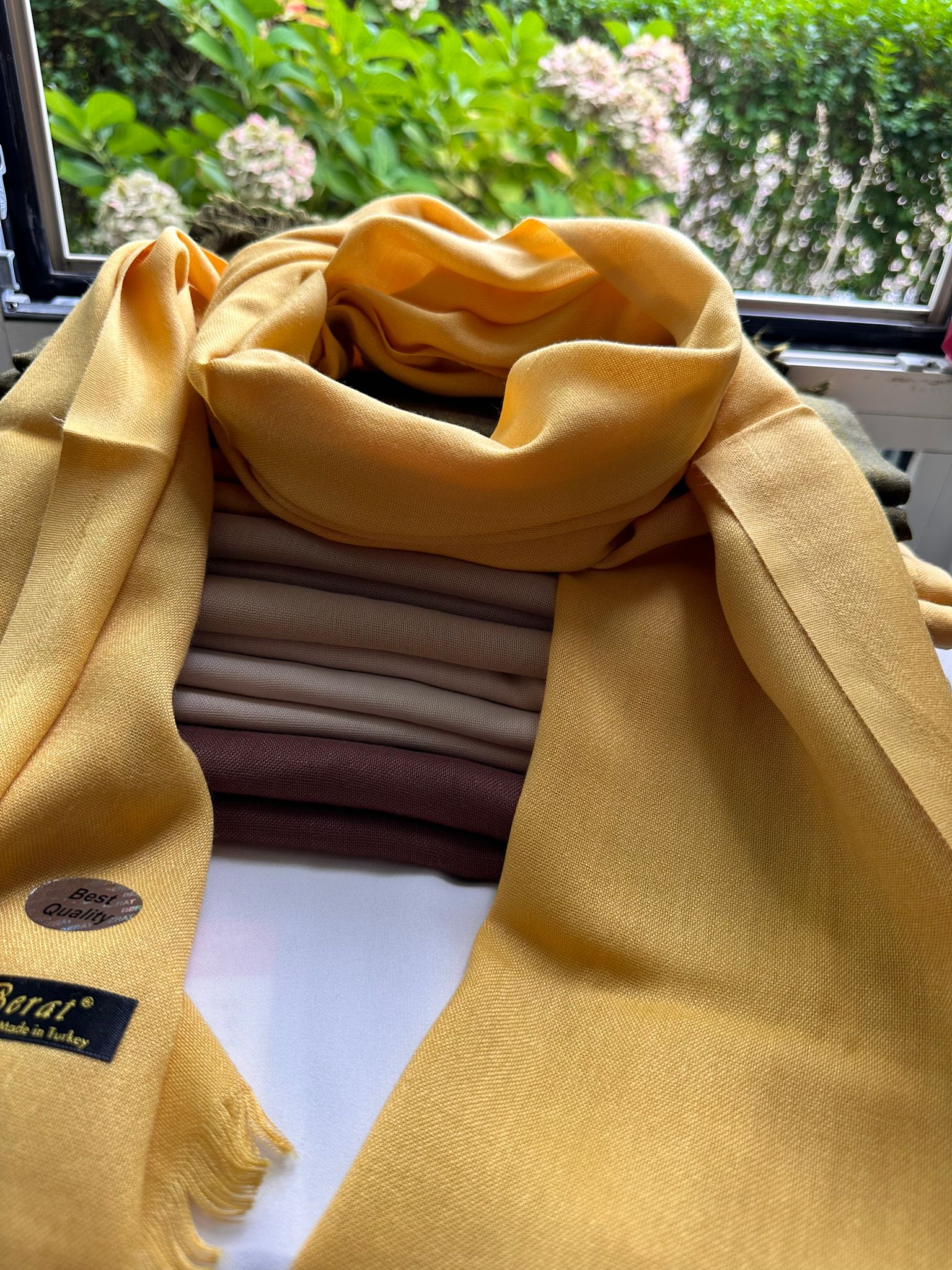 Elegant and lightweight shawls