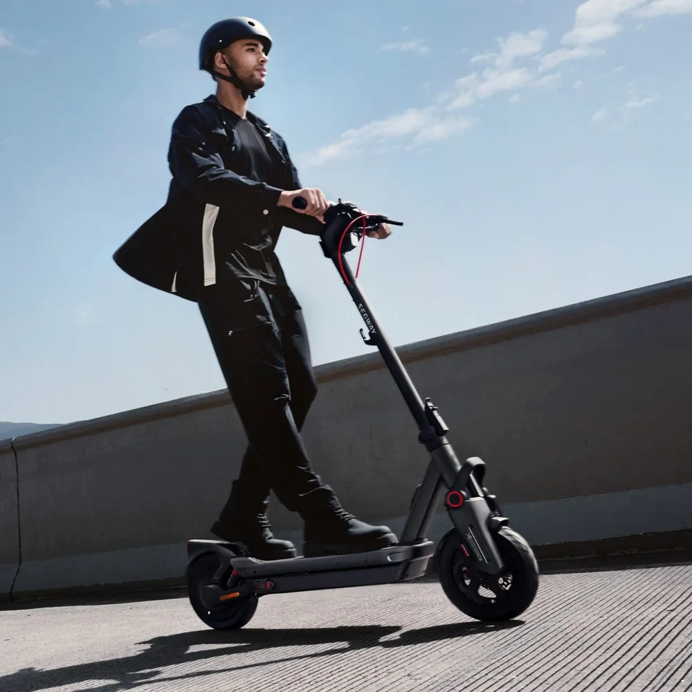 Monopatín Scooter Eléctrico Max G3 Segway 45km/h 80km