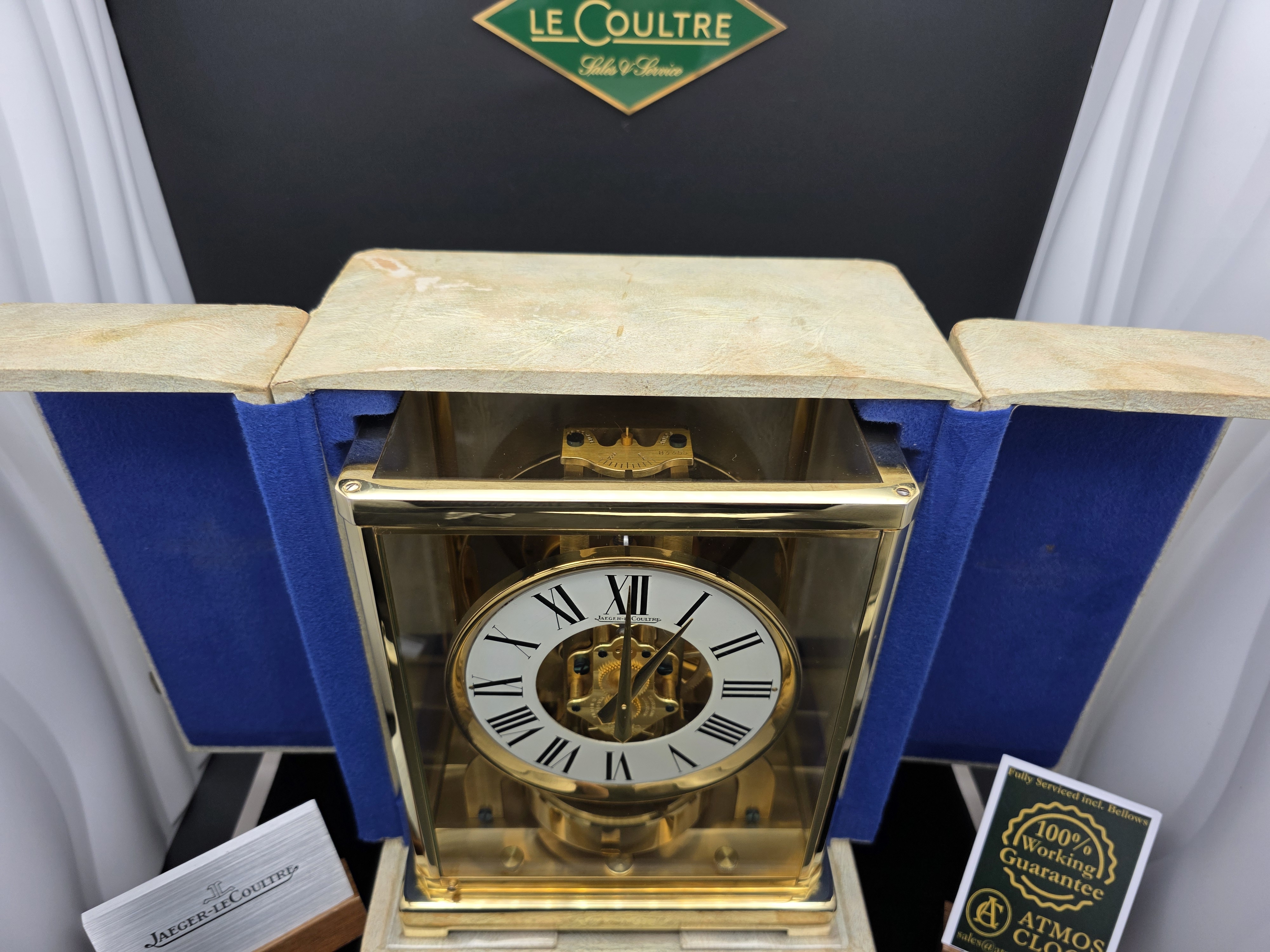 Early 1958 "Baby" Atmos V 526-5 sn-83355 "Blued" Screws with Original Storage / Transport Box 