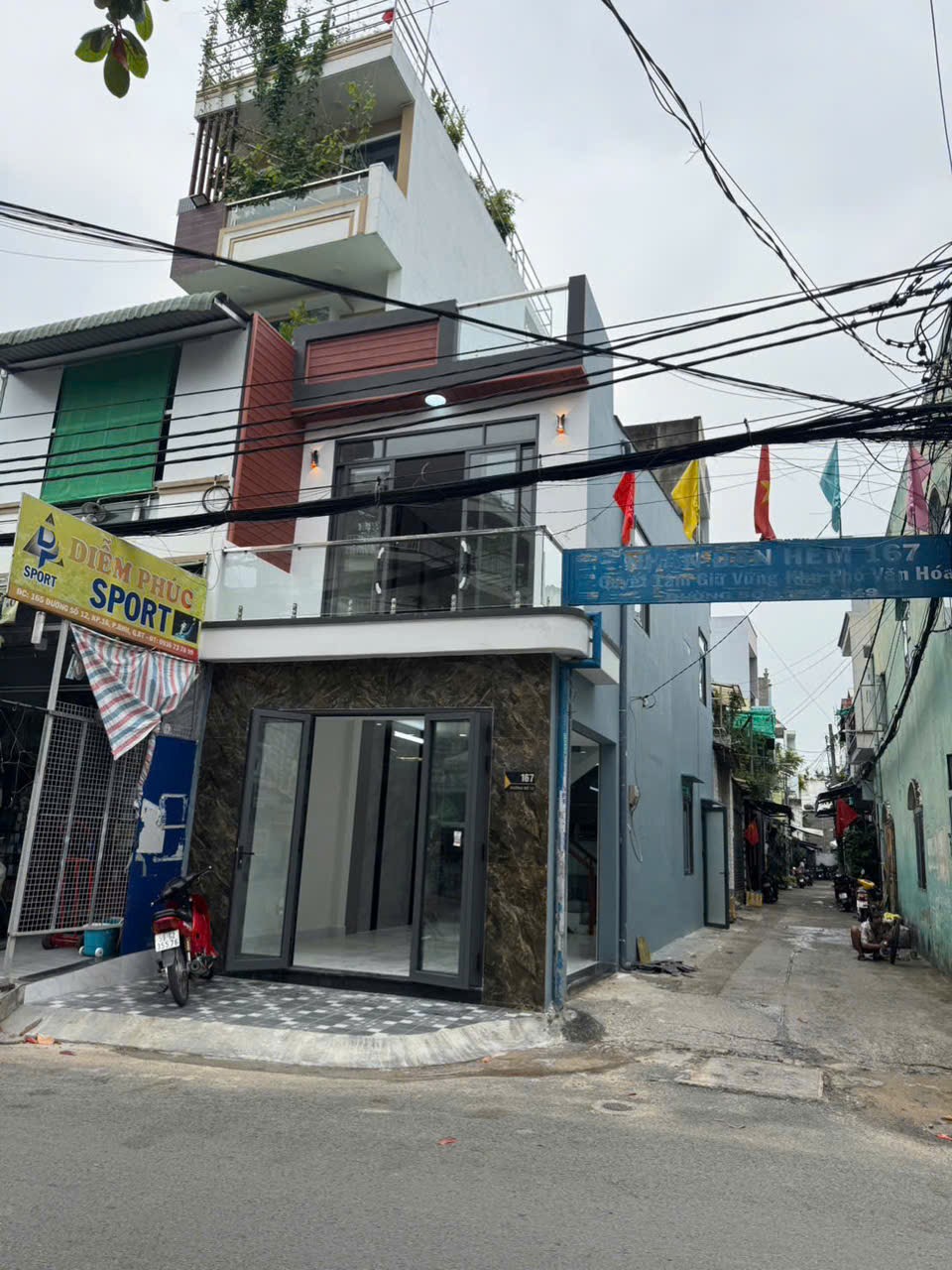 Bán nhà góc 2 mặt tiền đường số 12. DT: 4m x 14m Giá 6 tỷ 8