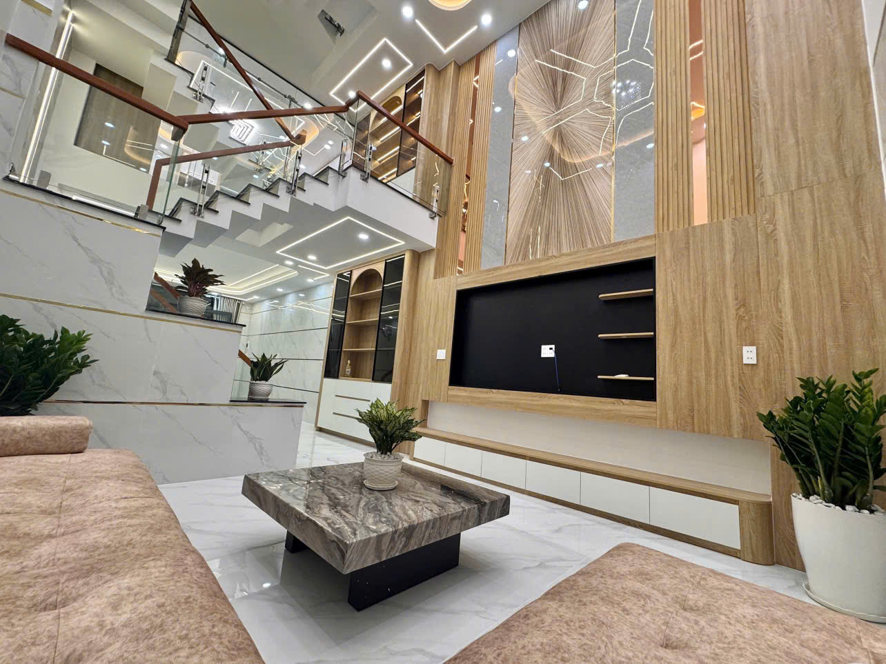 Bán nhà phố KDC Mã Lò – gần BV Bình Tân, KDC Tên Lửa – nhà 5 tấm nội thất cao cấp giá 7.5 tỷ